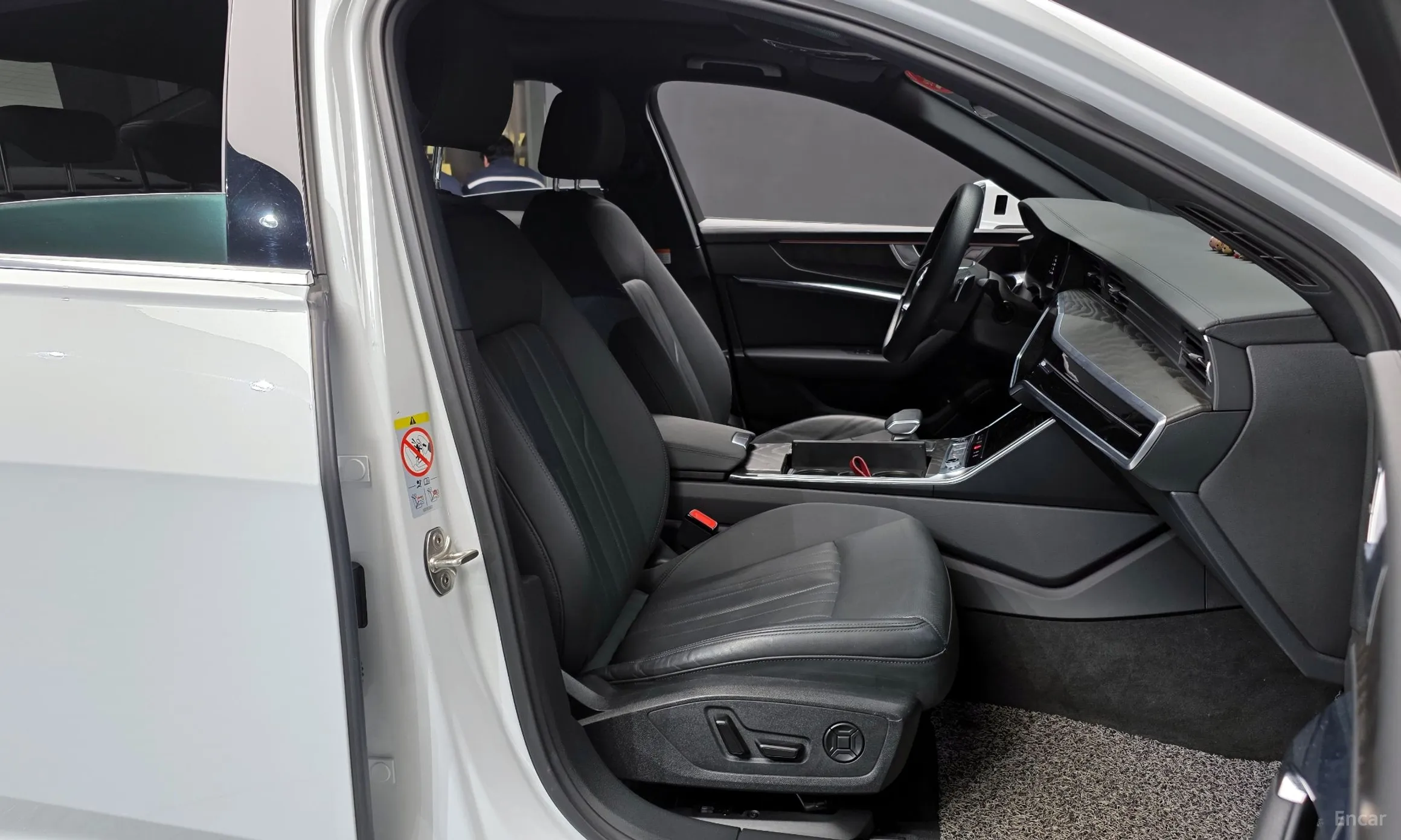 Audi A6 (C8) превью 10