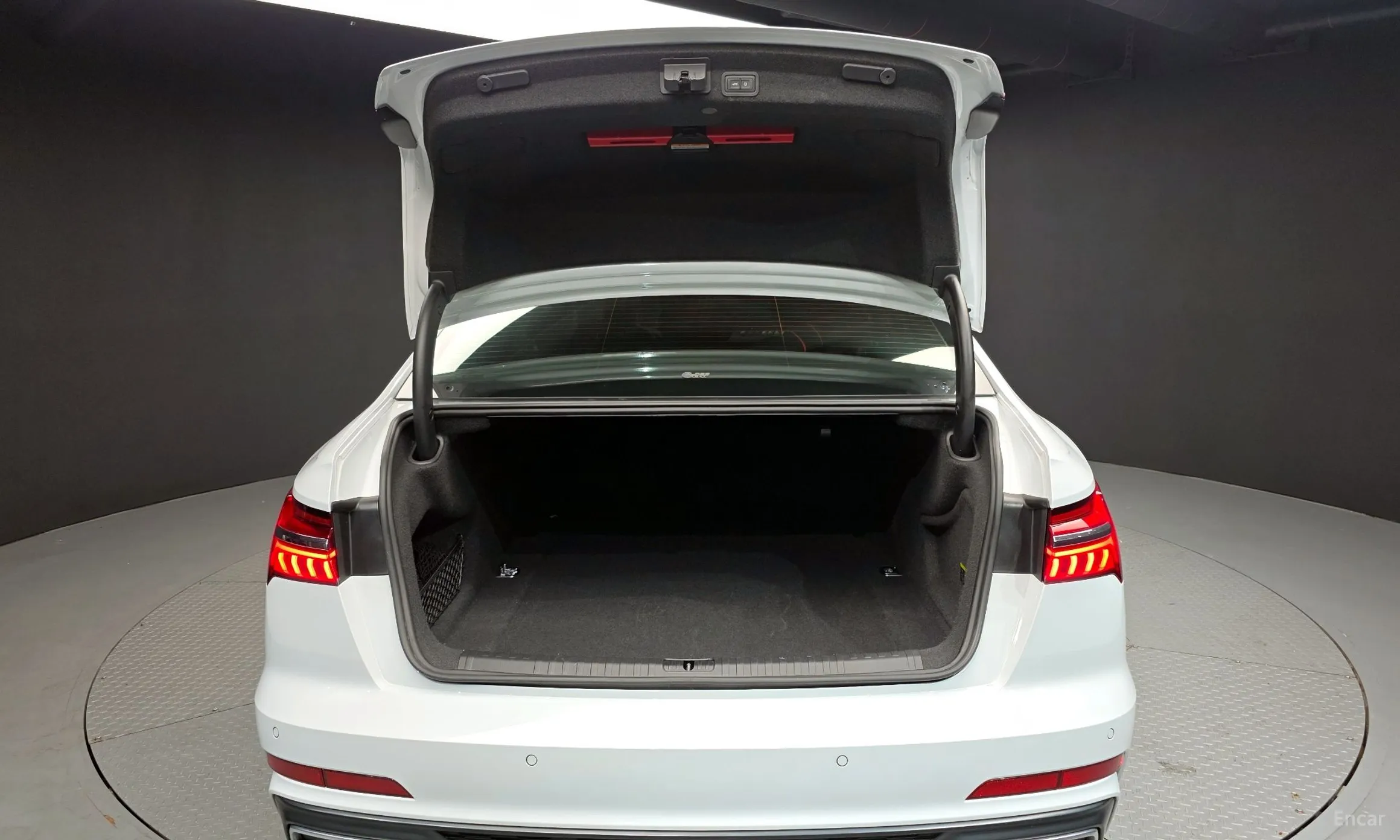 Audi A6 (C8) превью 20