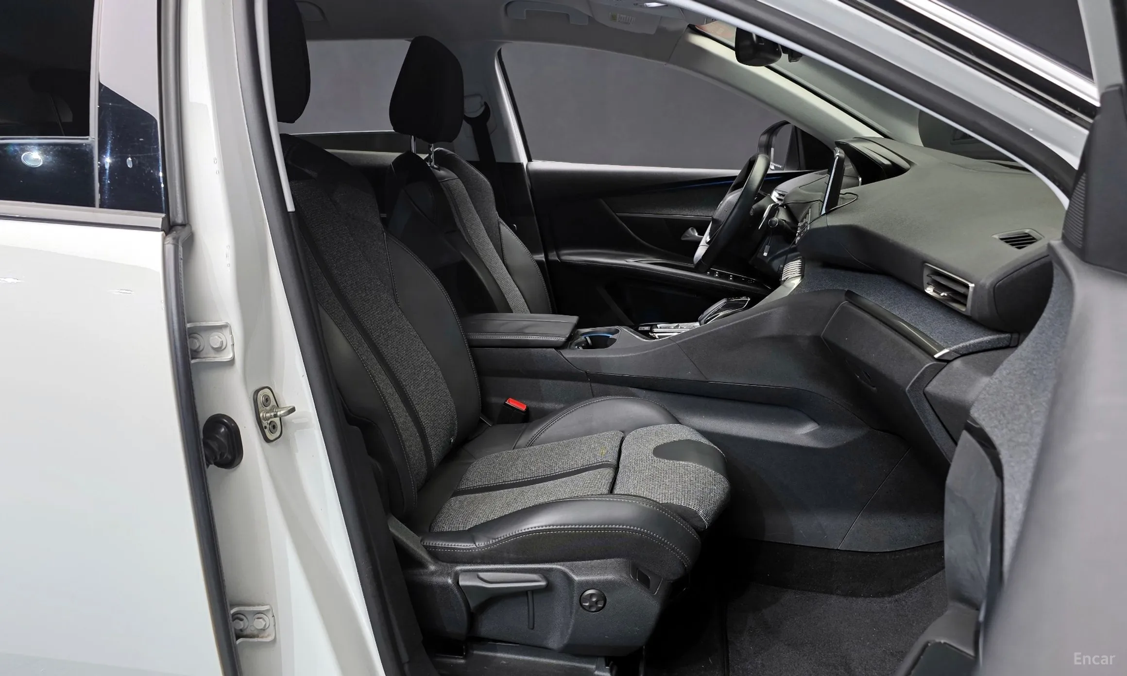 Peugeot 3008 2nd generation превью 10