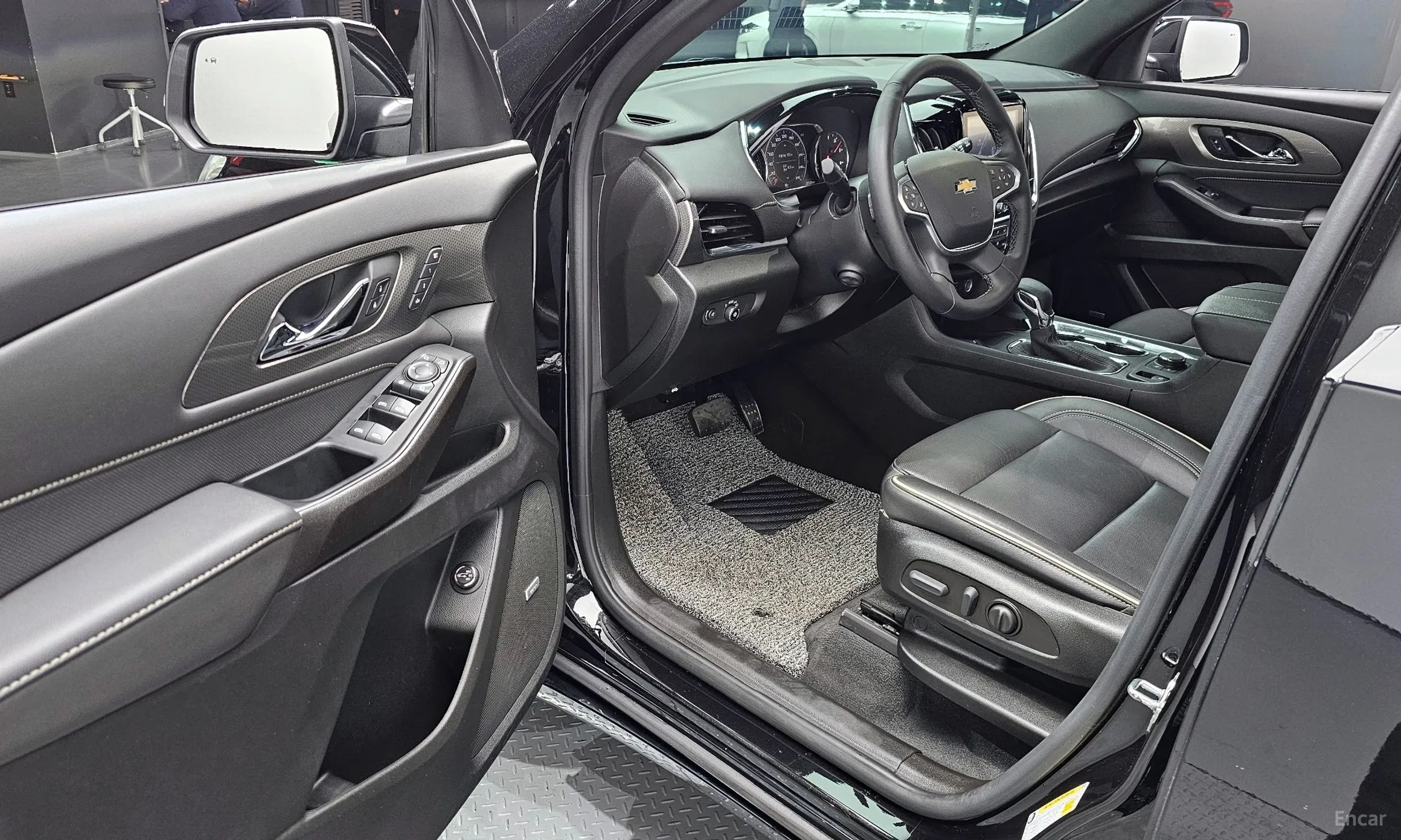 Chevrolet (GM Daewoo) Traverse превью 11