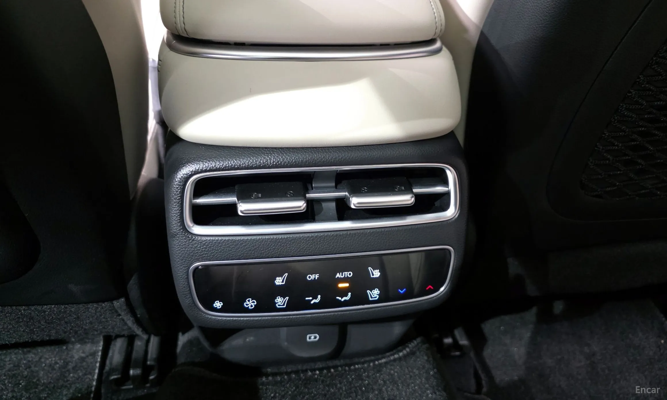 Genesis GV70 превью 18