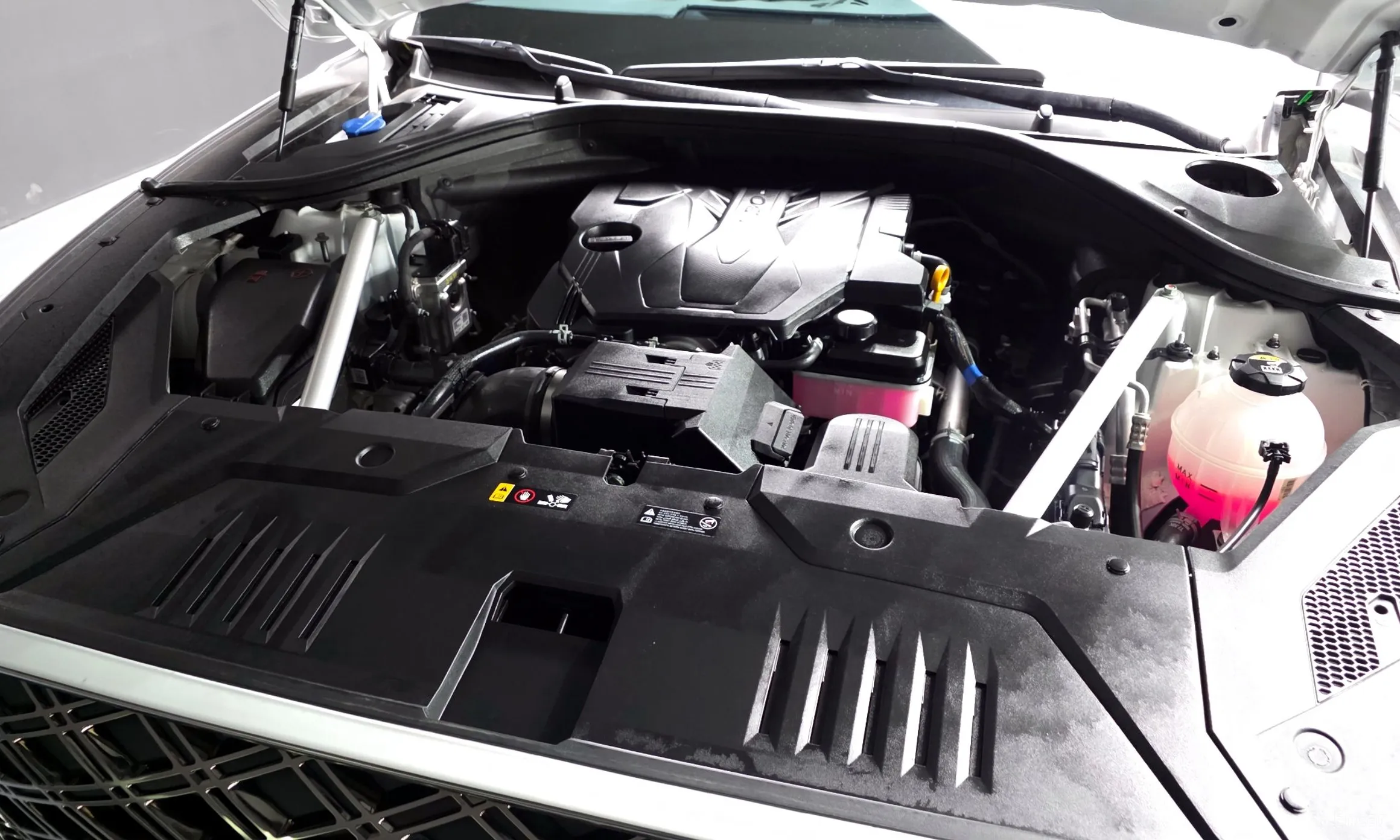 Genesis GV70 превью 6