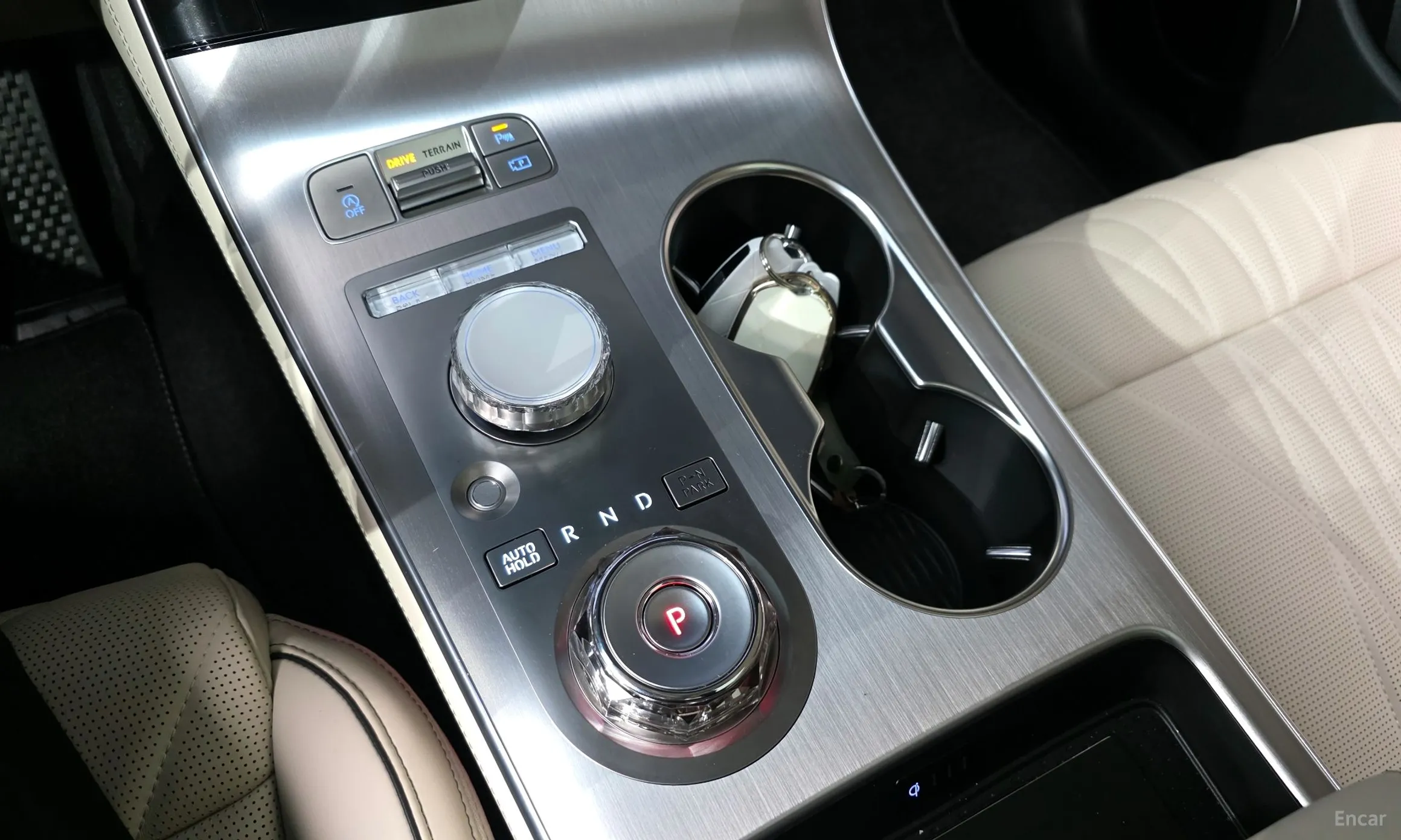Genesis GV70 превью 9