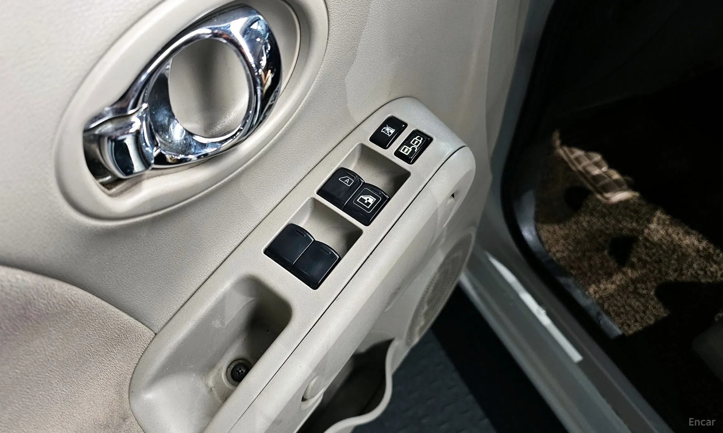 Nissan Cube превью 13