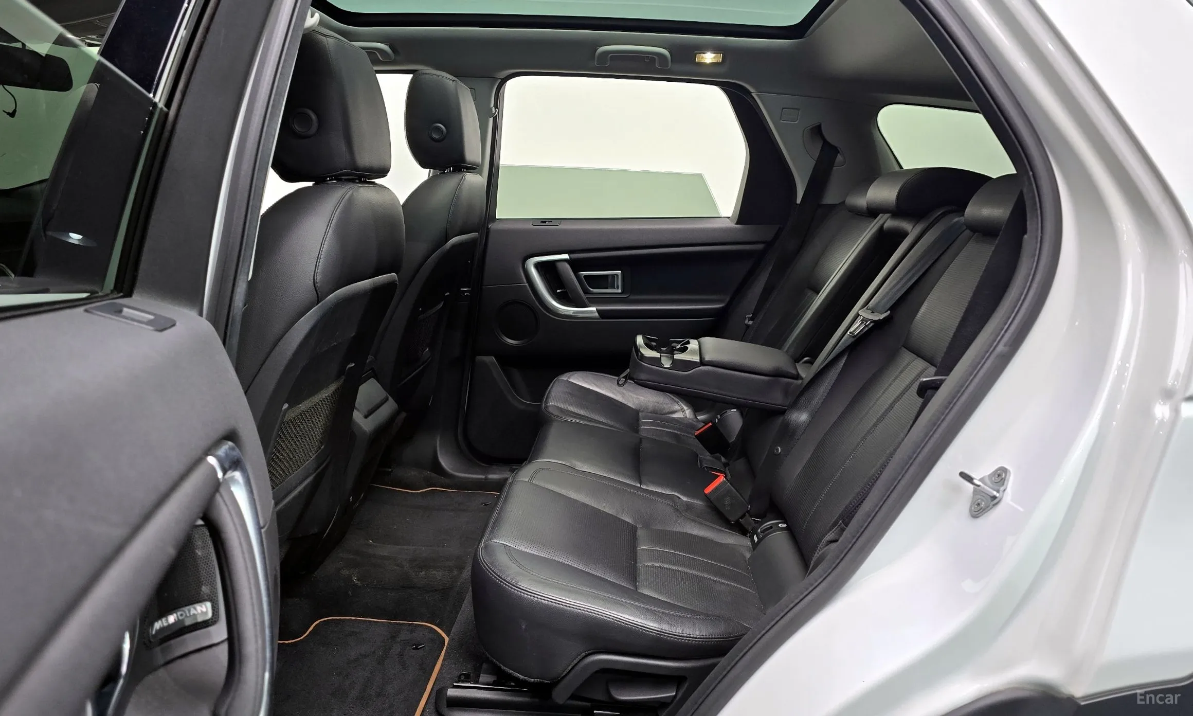 Land Rover Discovery Sports превью 12
