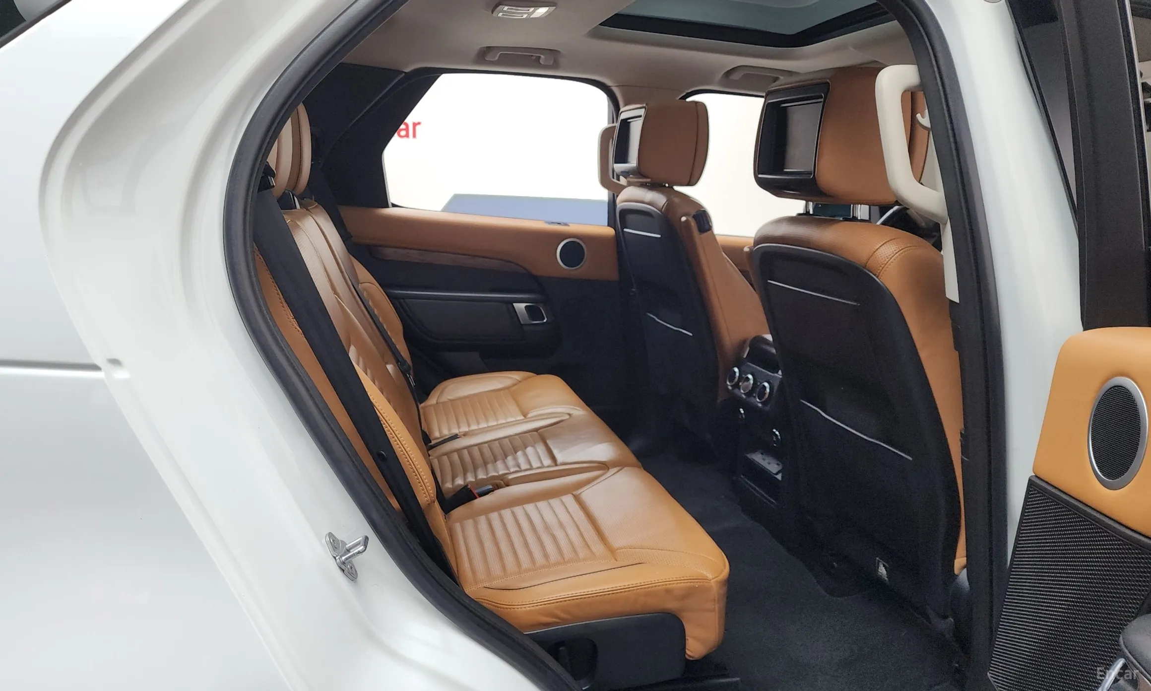 Land Rover Discovery 5 превью 12