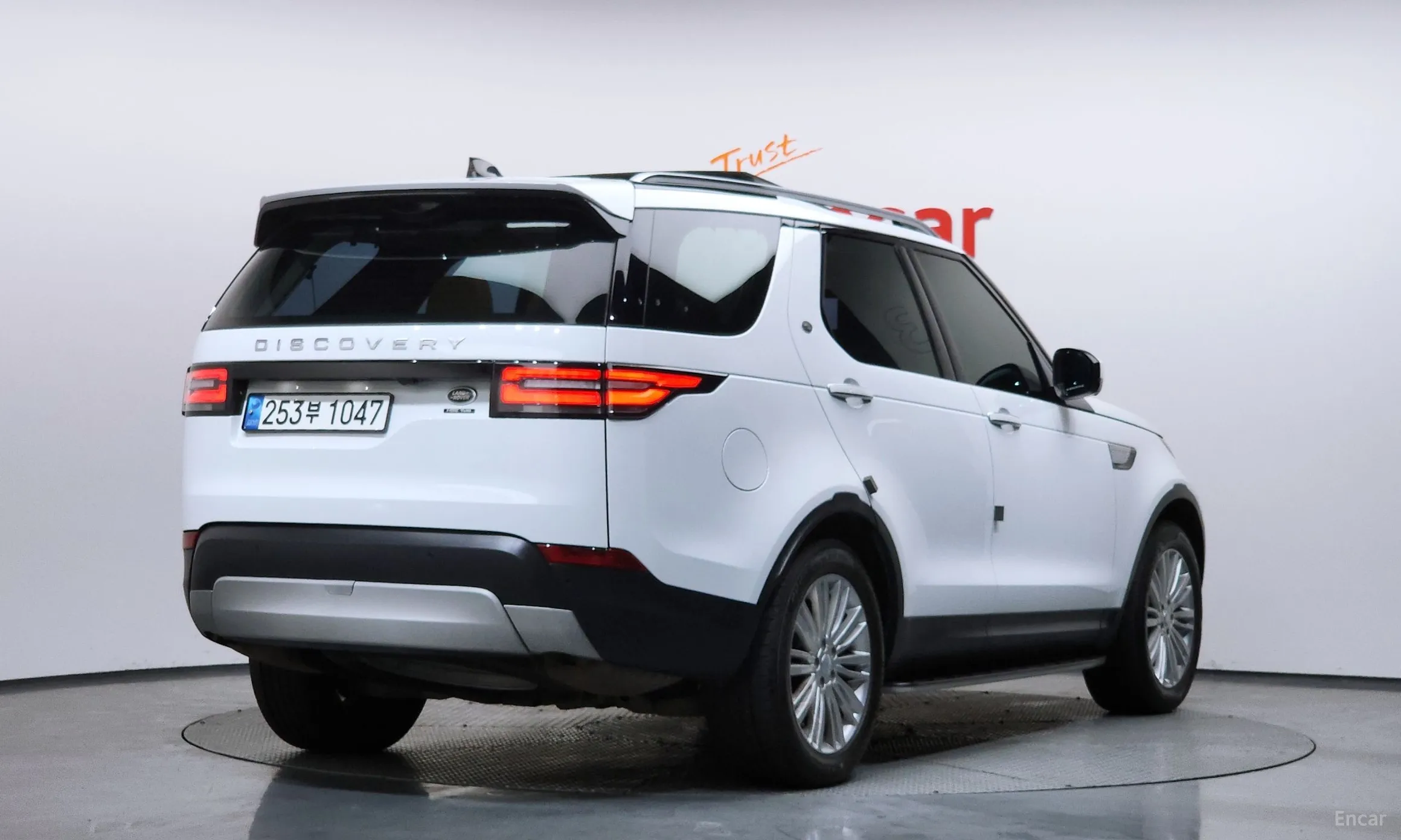 Land Rover Discovery 5 превью 2