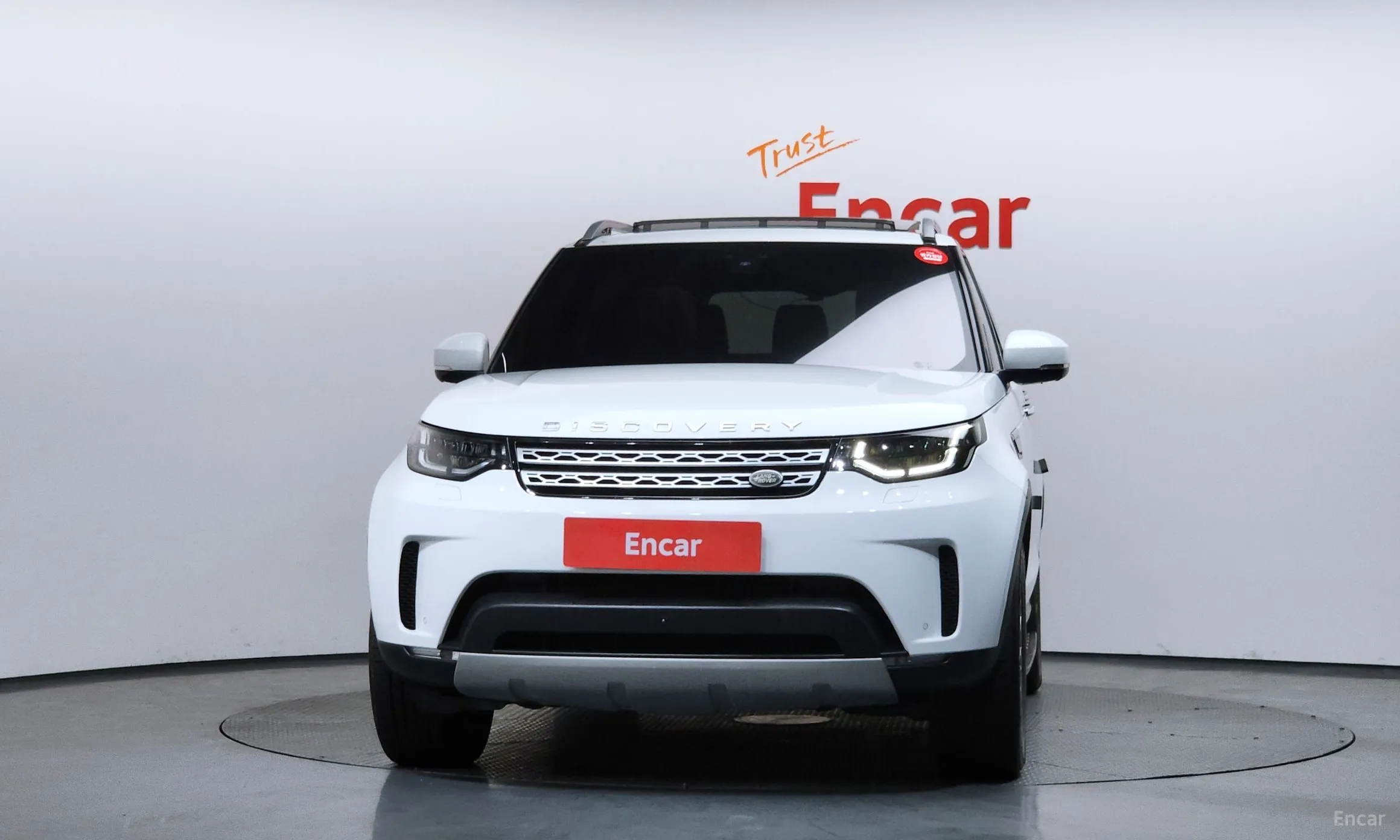 Land Rover Discovery 5 превью 3