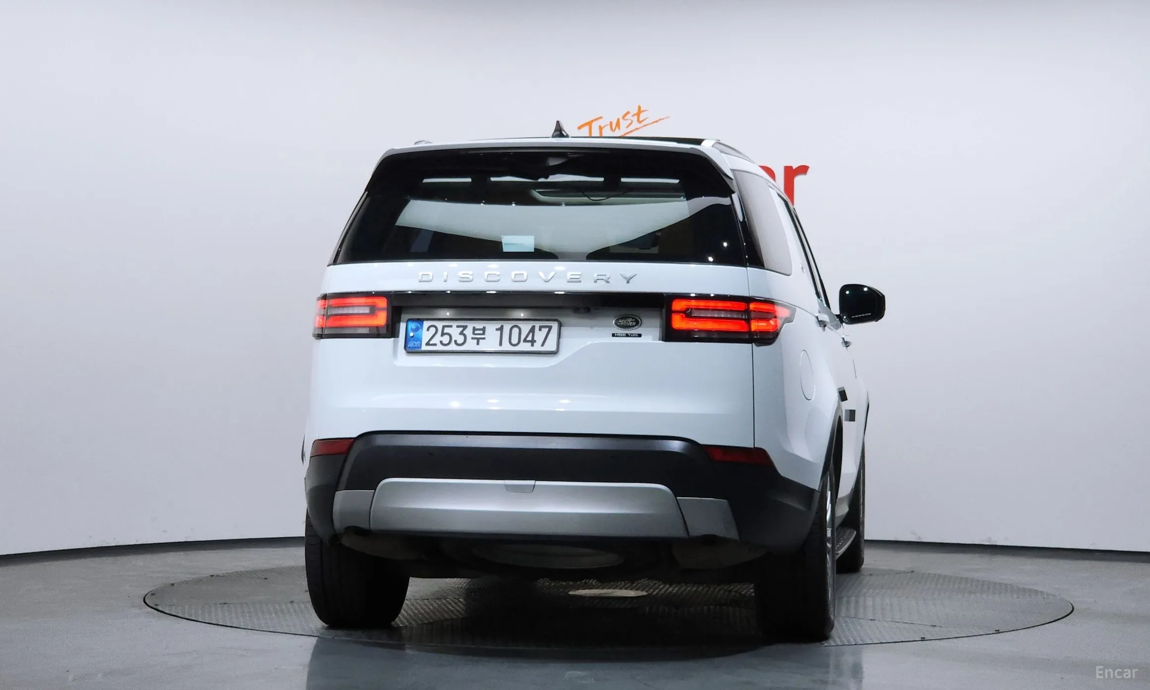 Land Rover Discovery 5 превью 4