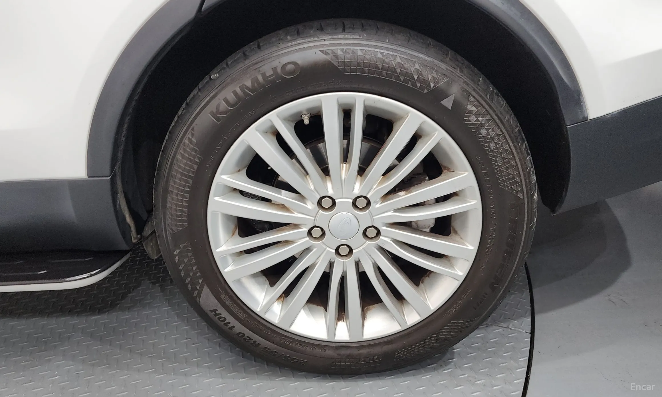 Land Rover Discovery 5 превью 5