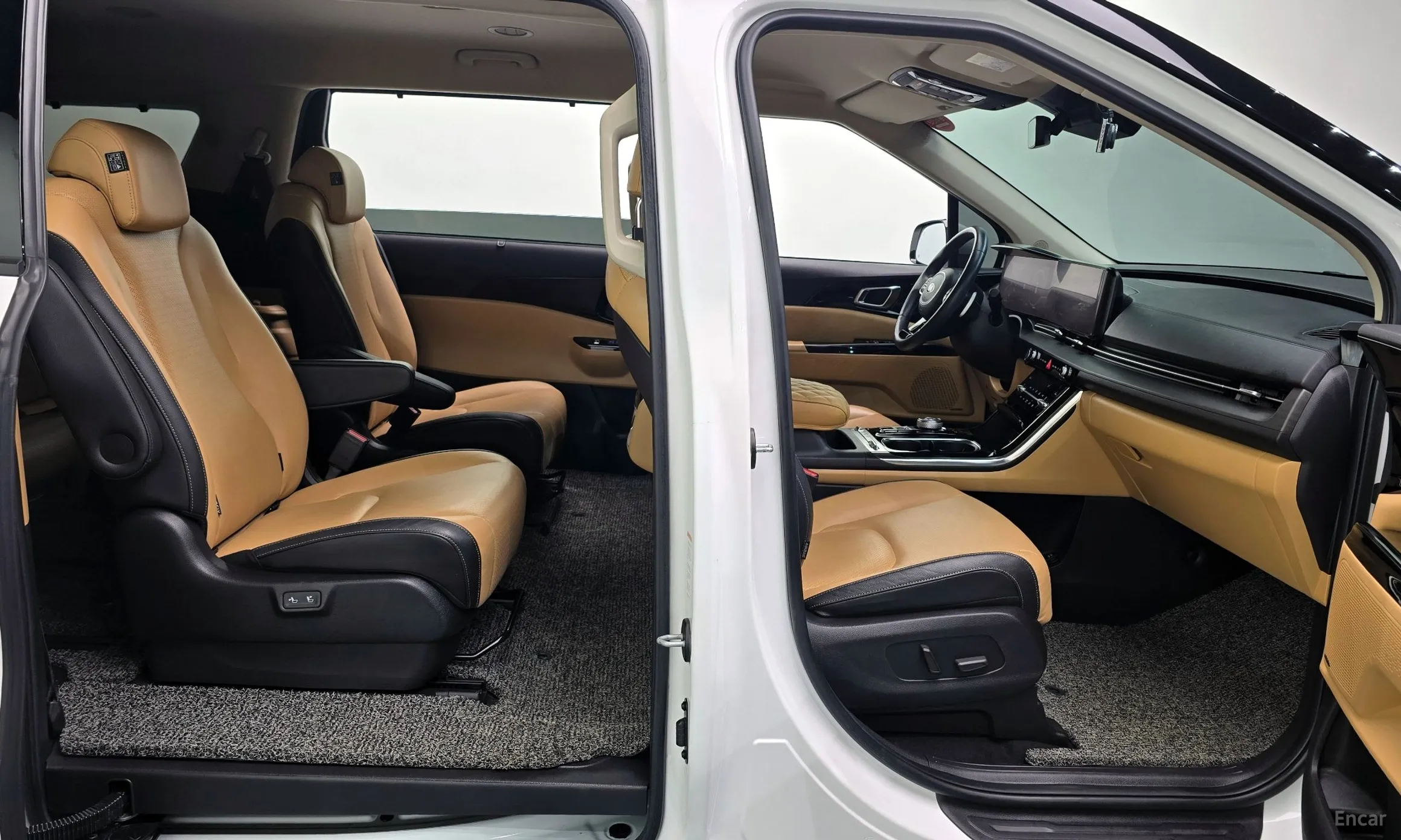 Kia Carnival Gen 4 превью 10