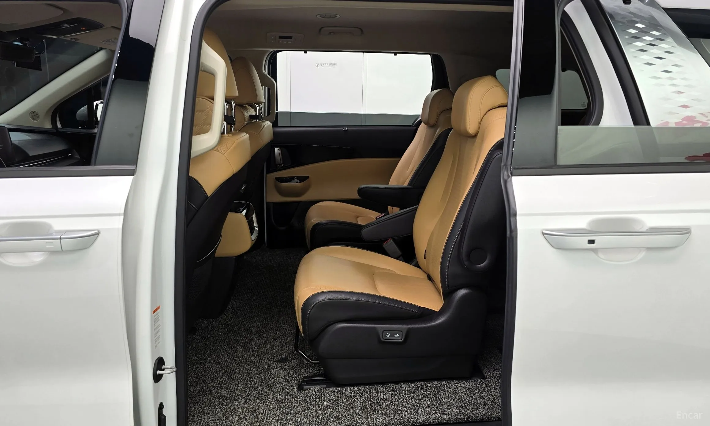 Kia Carnival Gen 4 превью 12