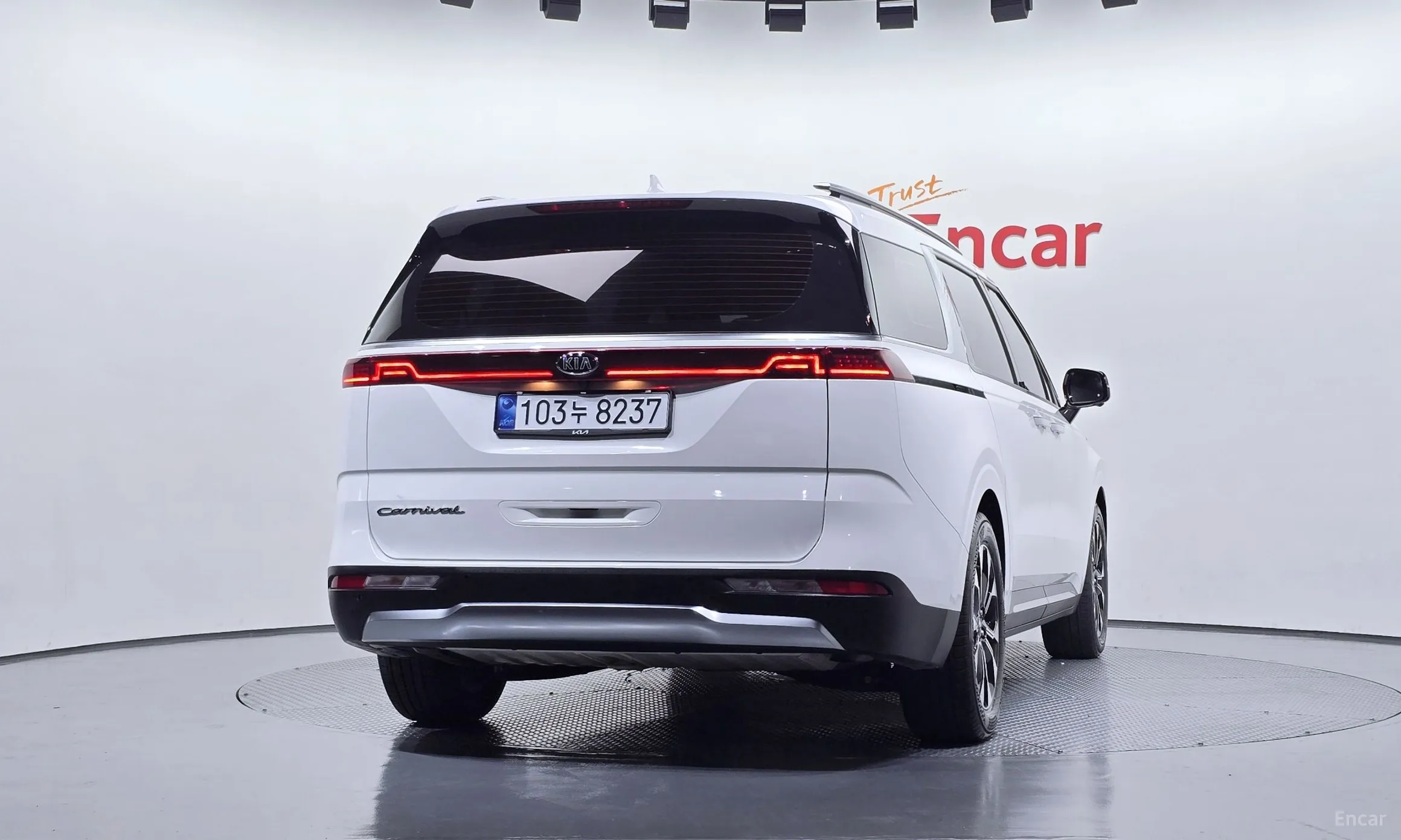 Kia Carnival Gen 4 превью 4