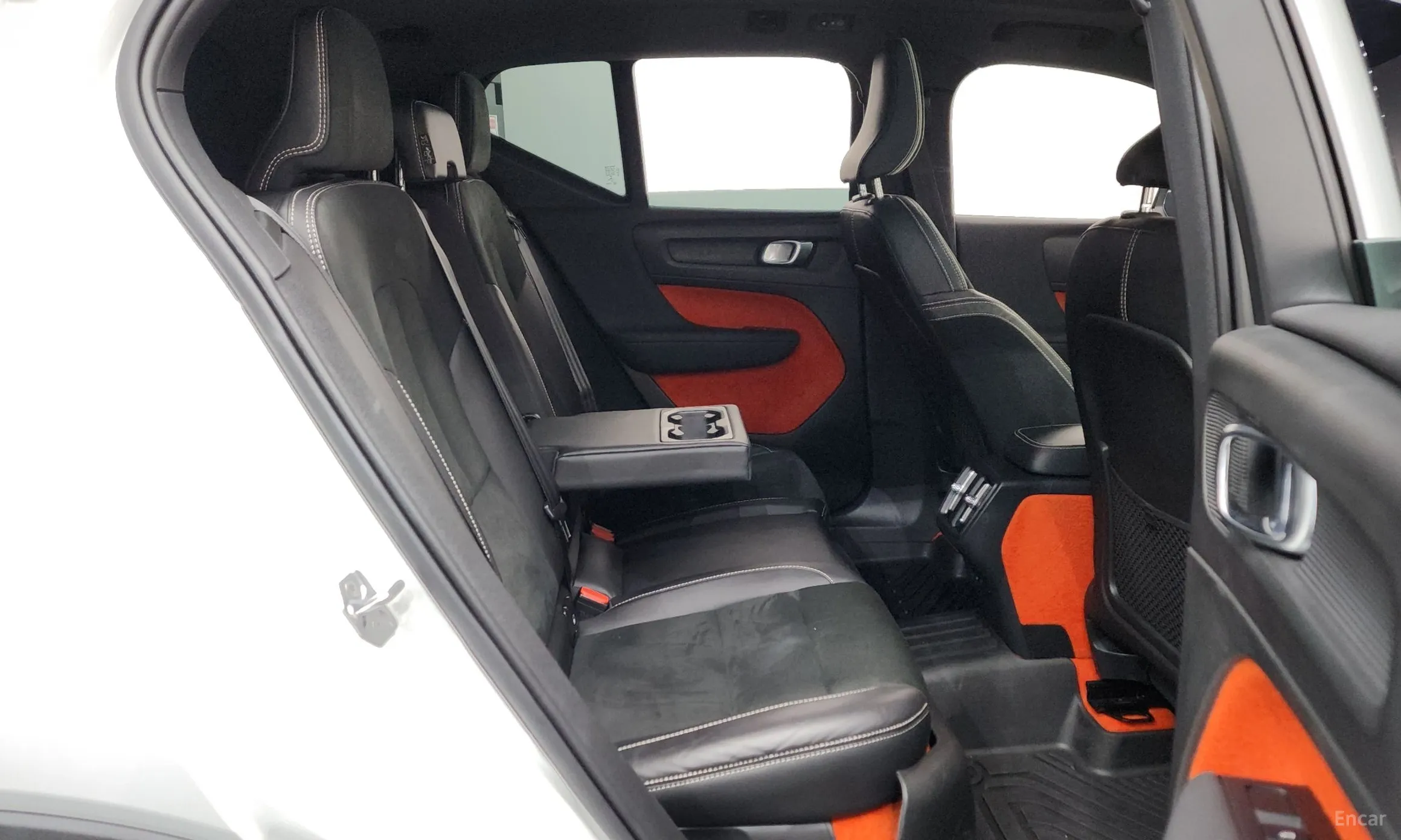 Volvo XC40 превью 12