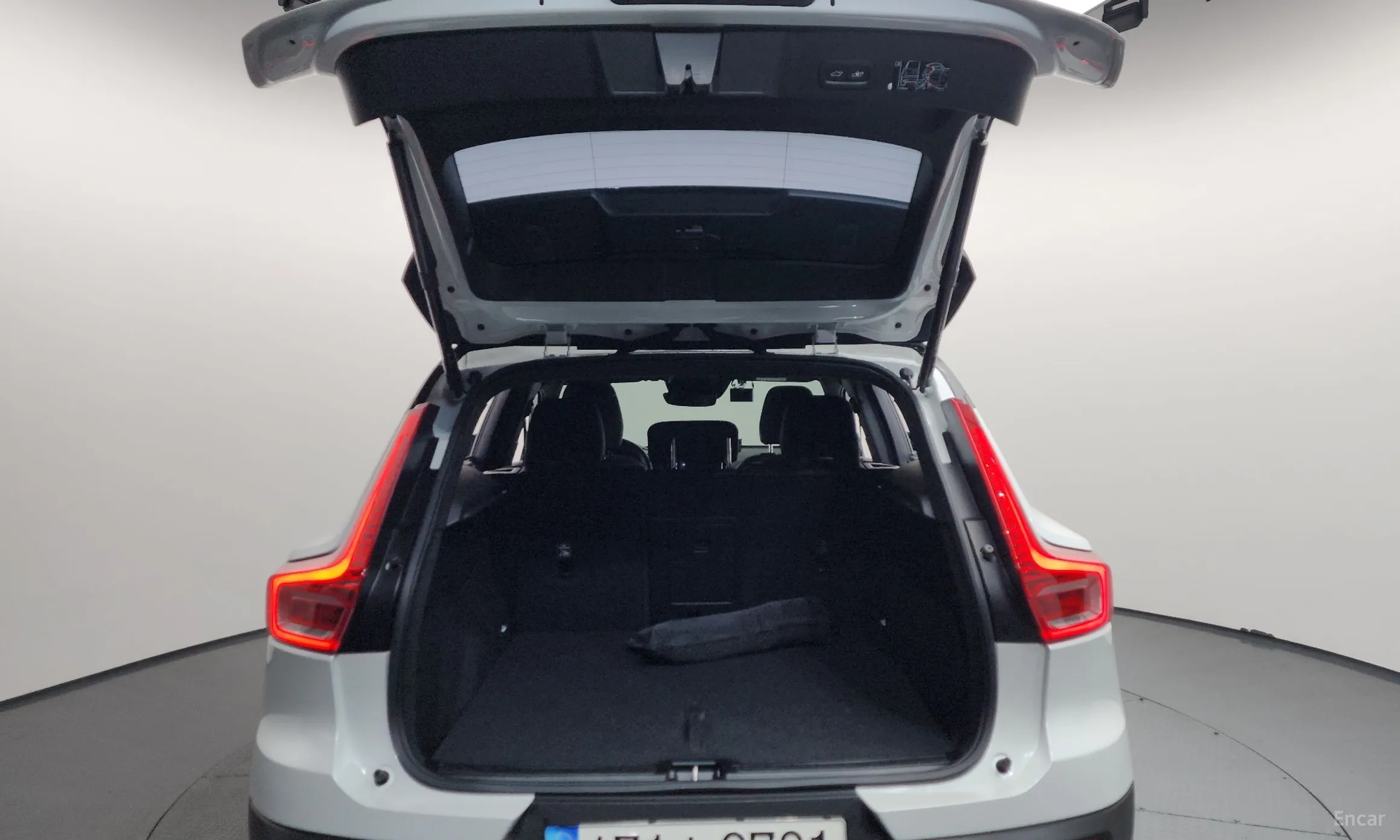 Volvo XC40 превью 20