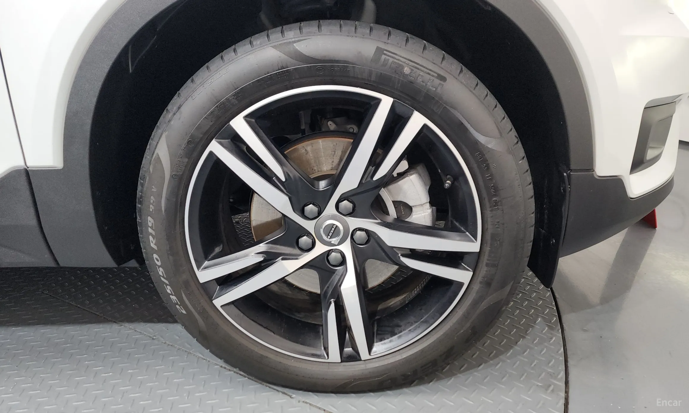 Volvo XC40 превью 5