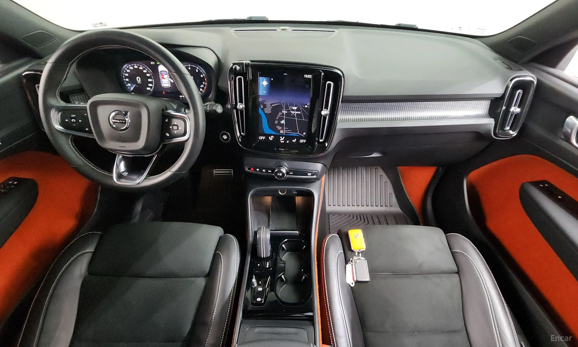 Volvo XC40 превью 7