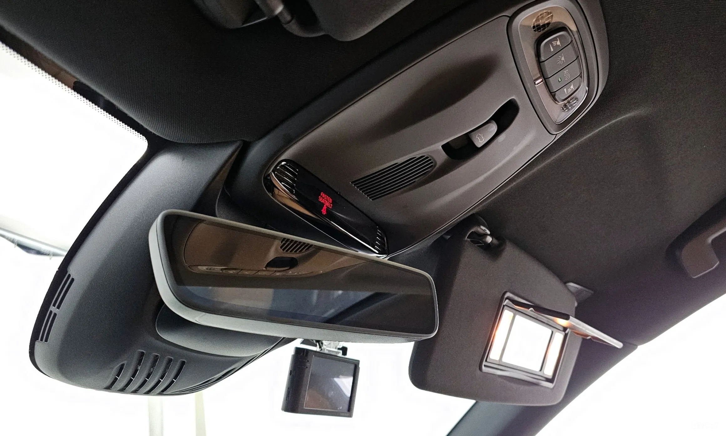 Volvo V40 превью 17