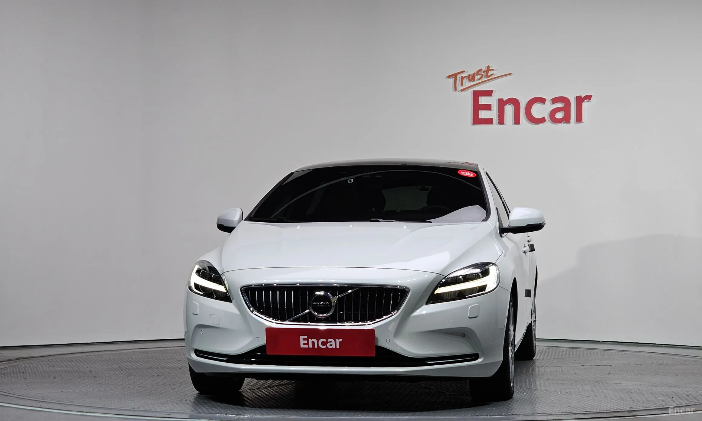 Volvo V40 превью 3