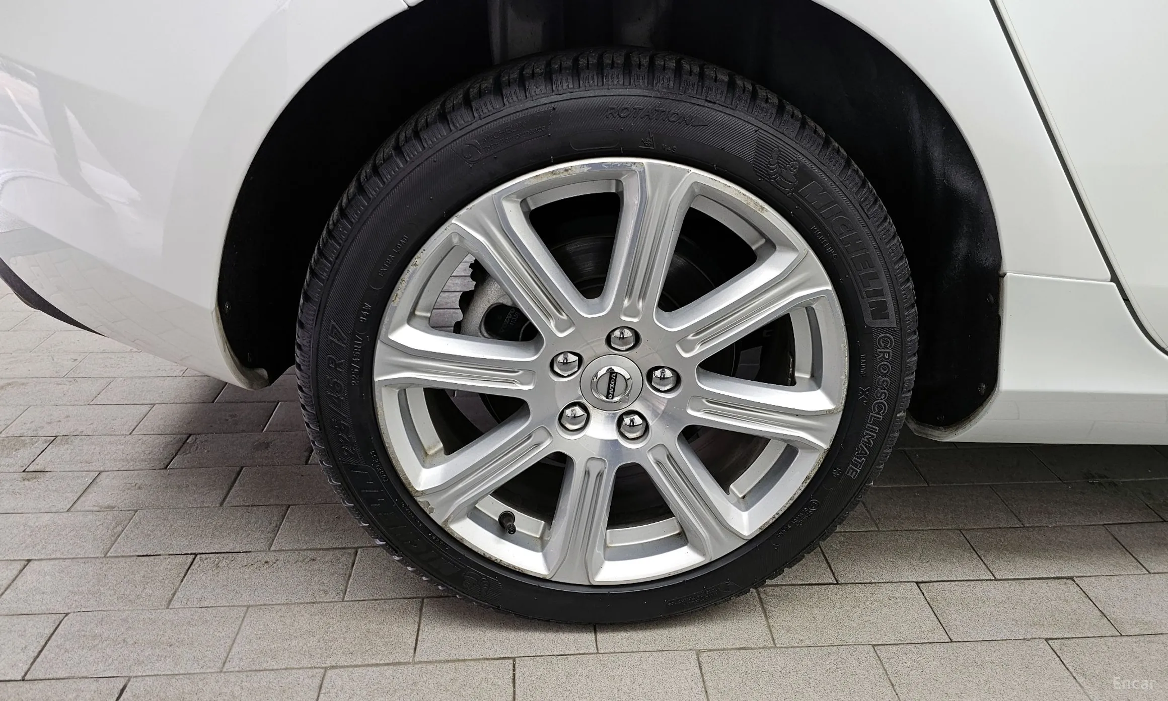 Volvo V40 превью 5