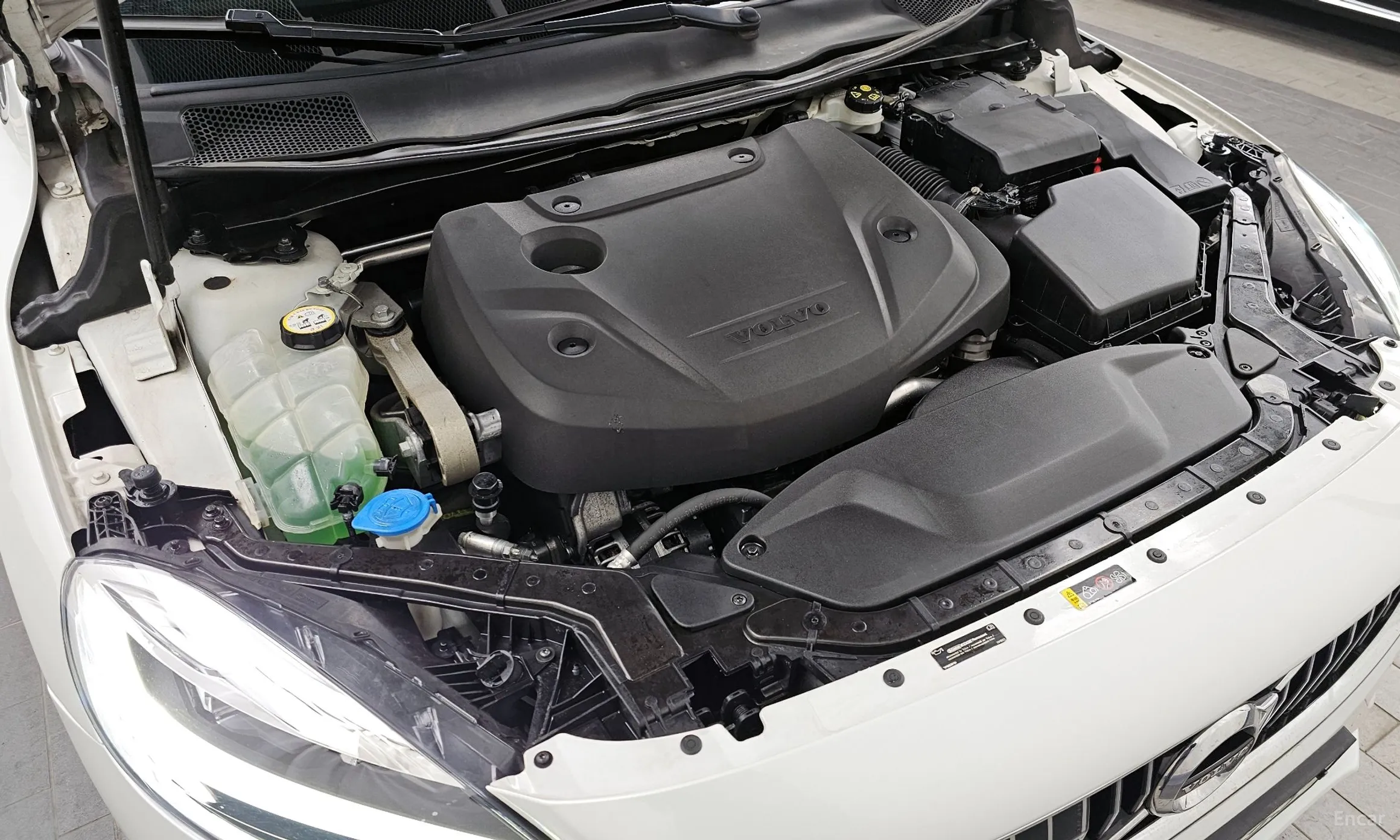 Volvo V40 превью 6
