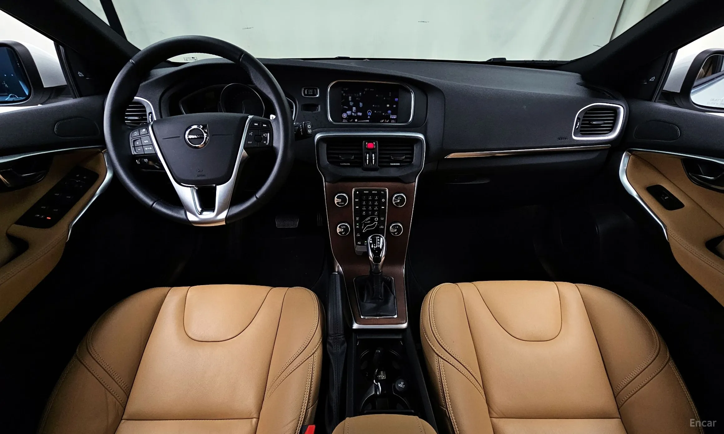 Volvo V40 превью 7