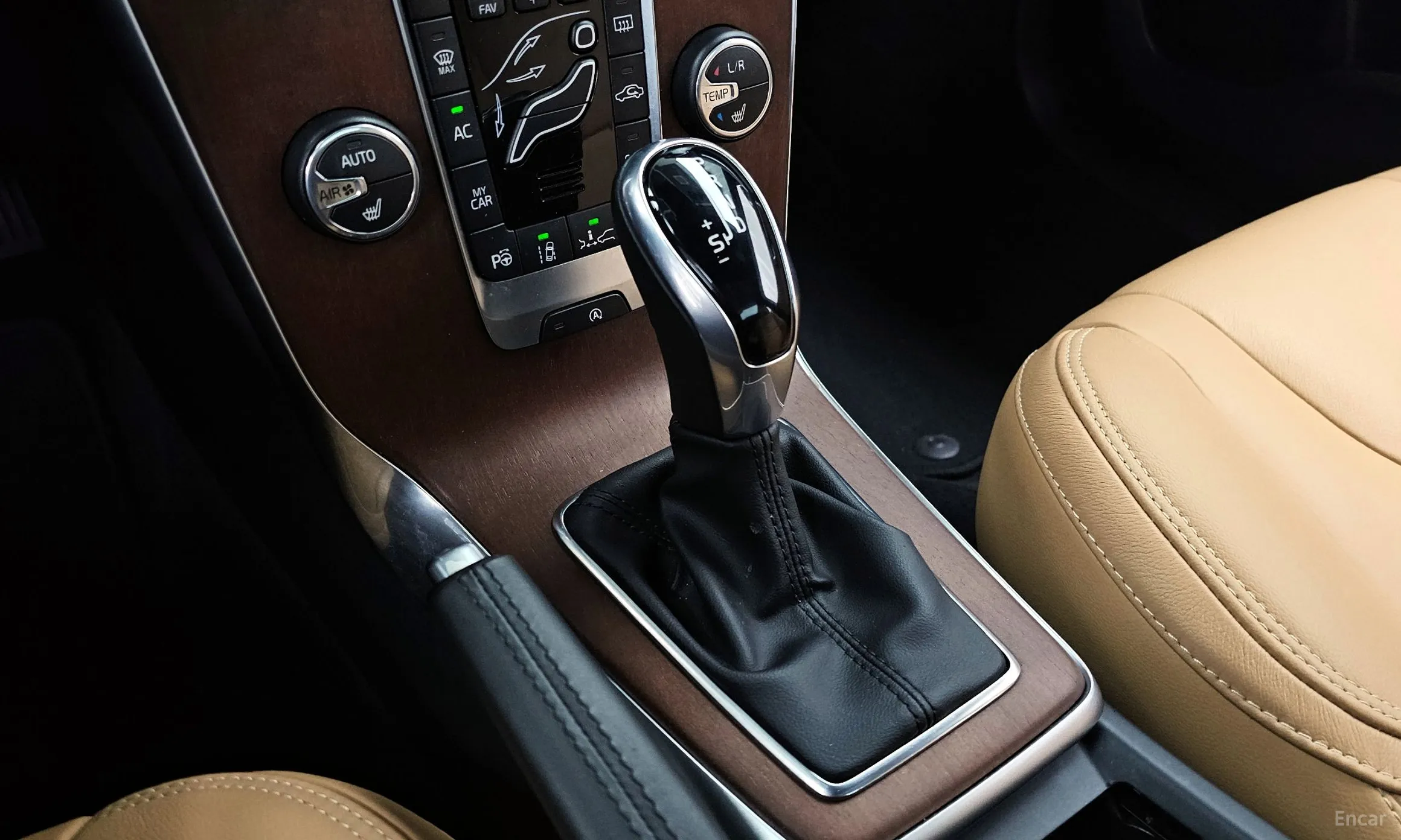 Volvo V40 превью 9
