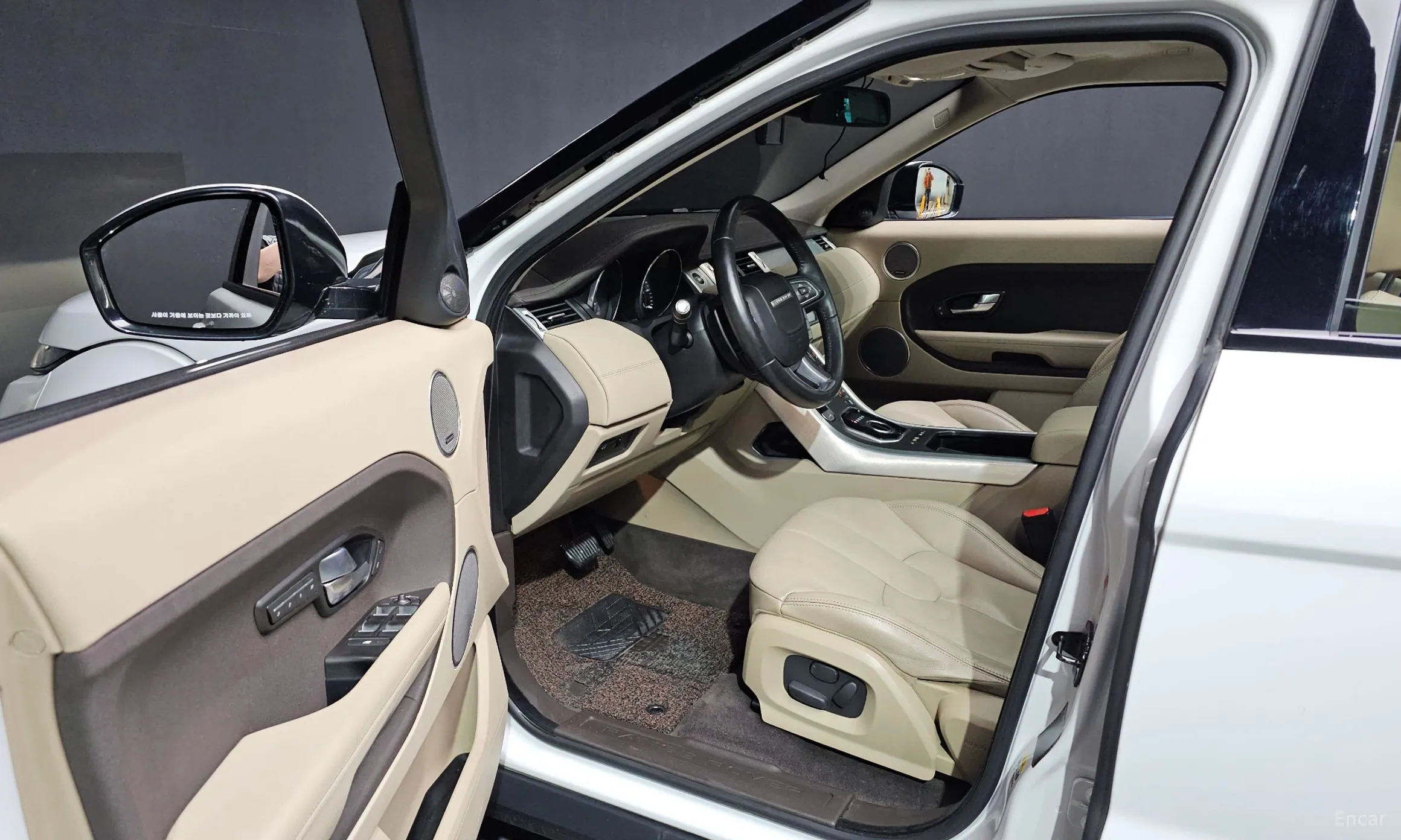 Land Rover Range Rover Evoque превью 10