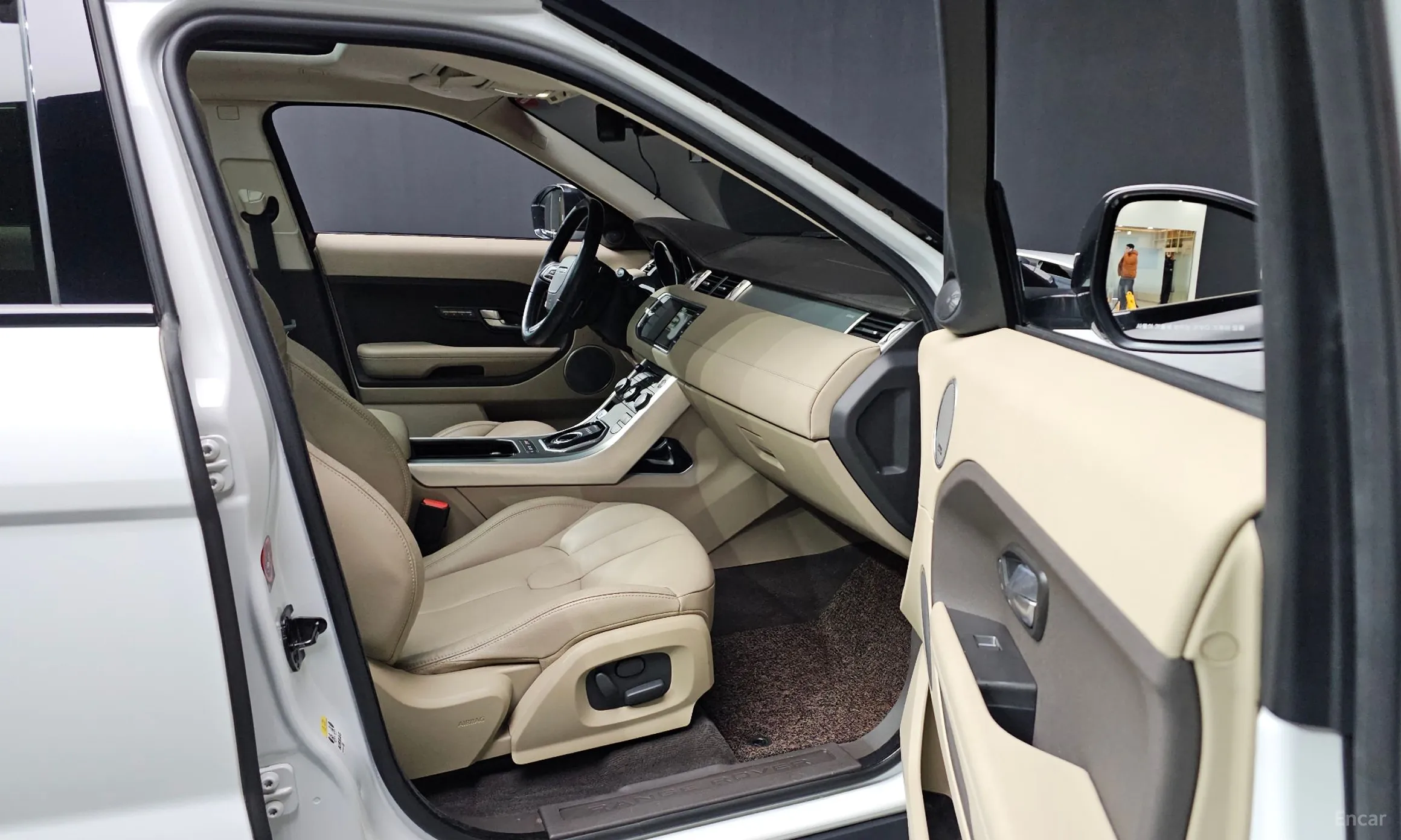 Land Rover Range Rover Evoque превью 18