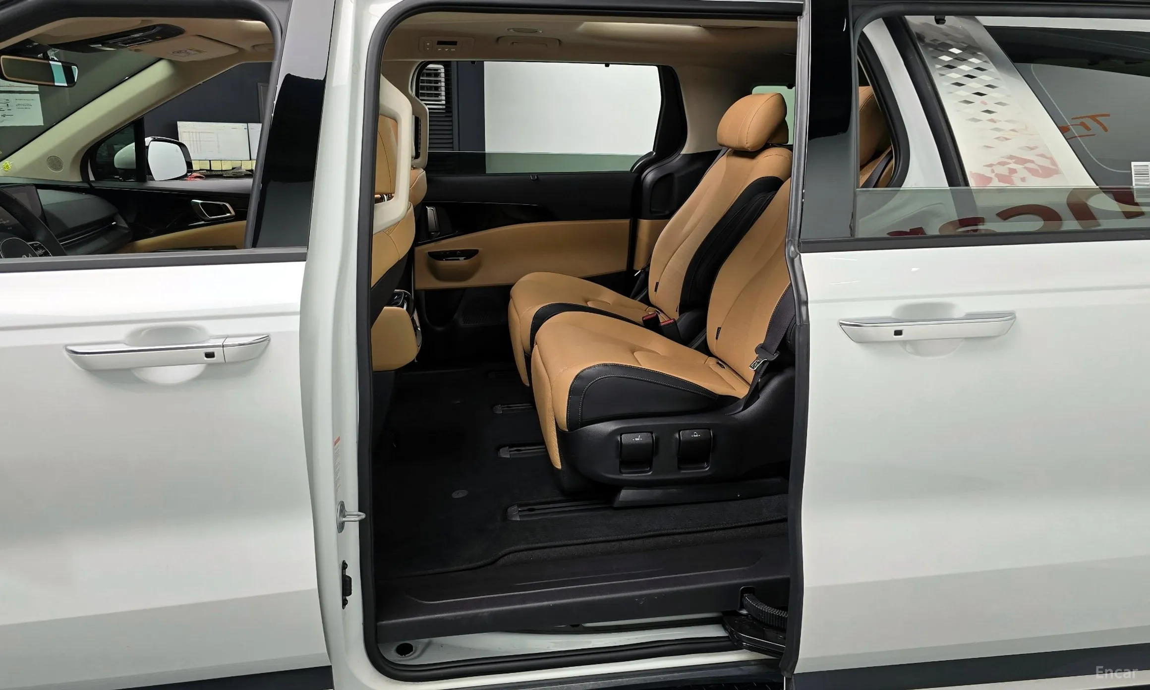 Kia Carnival Gen 4 превью 12