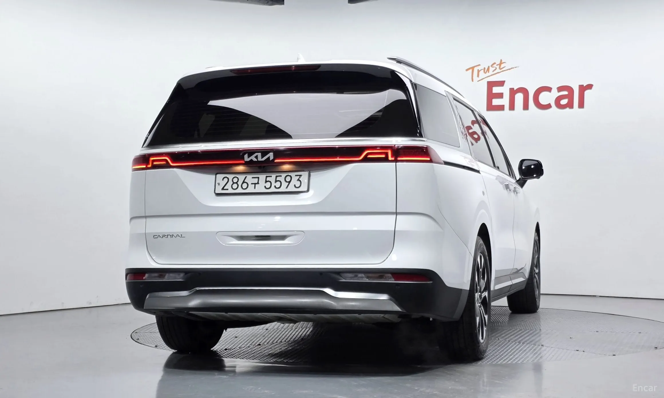 Kia Carnival Gen 4 превью 4