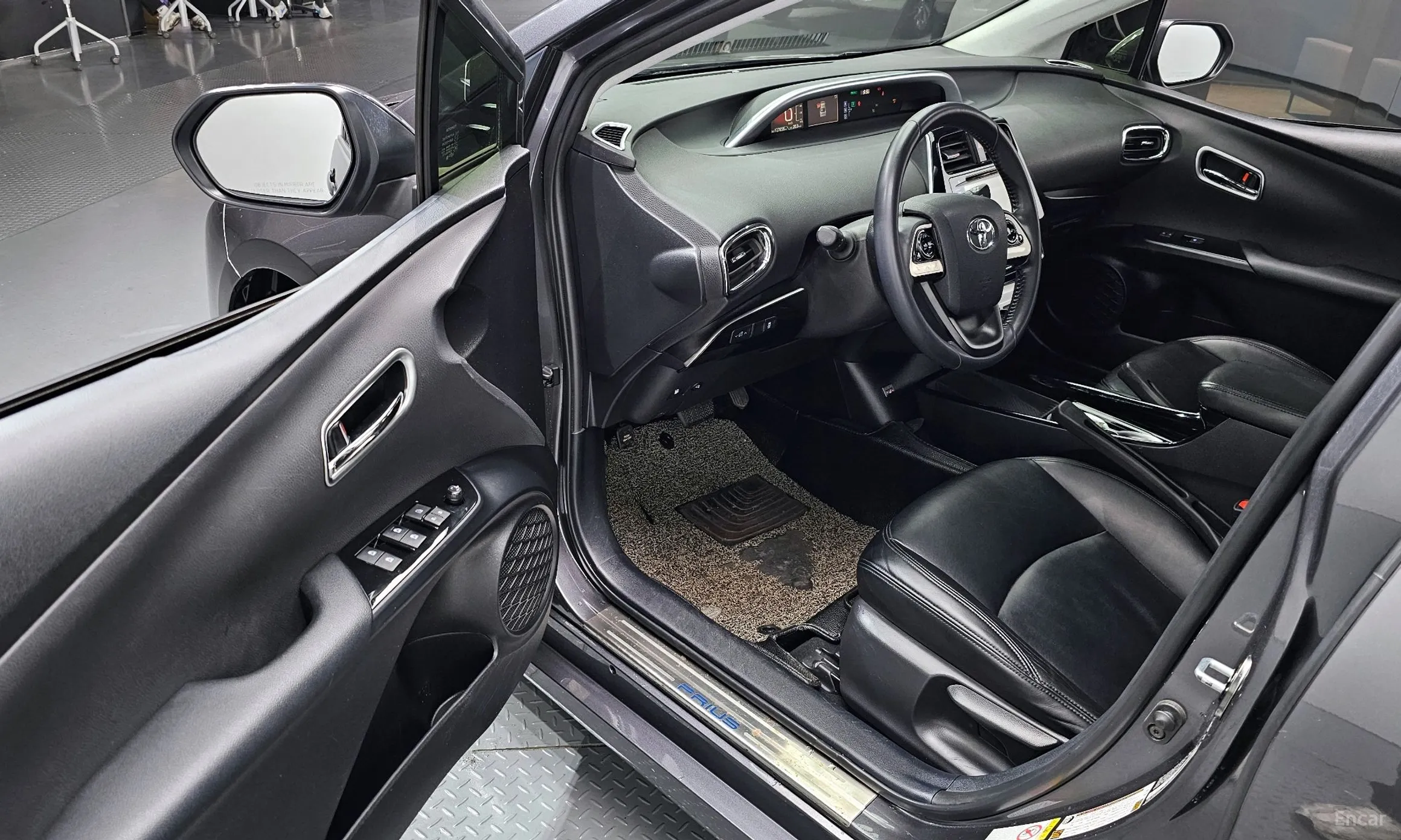Toyota Prius 4th Generation превью 11