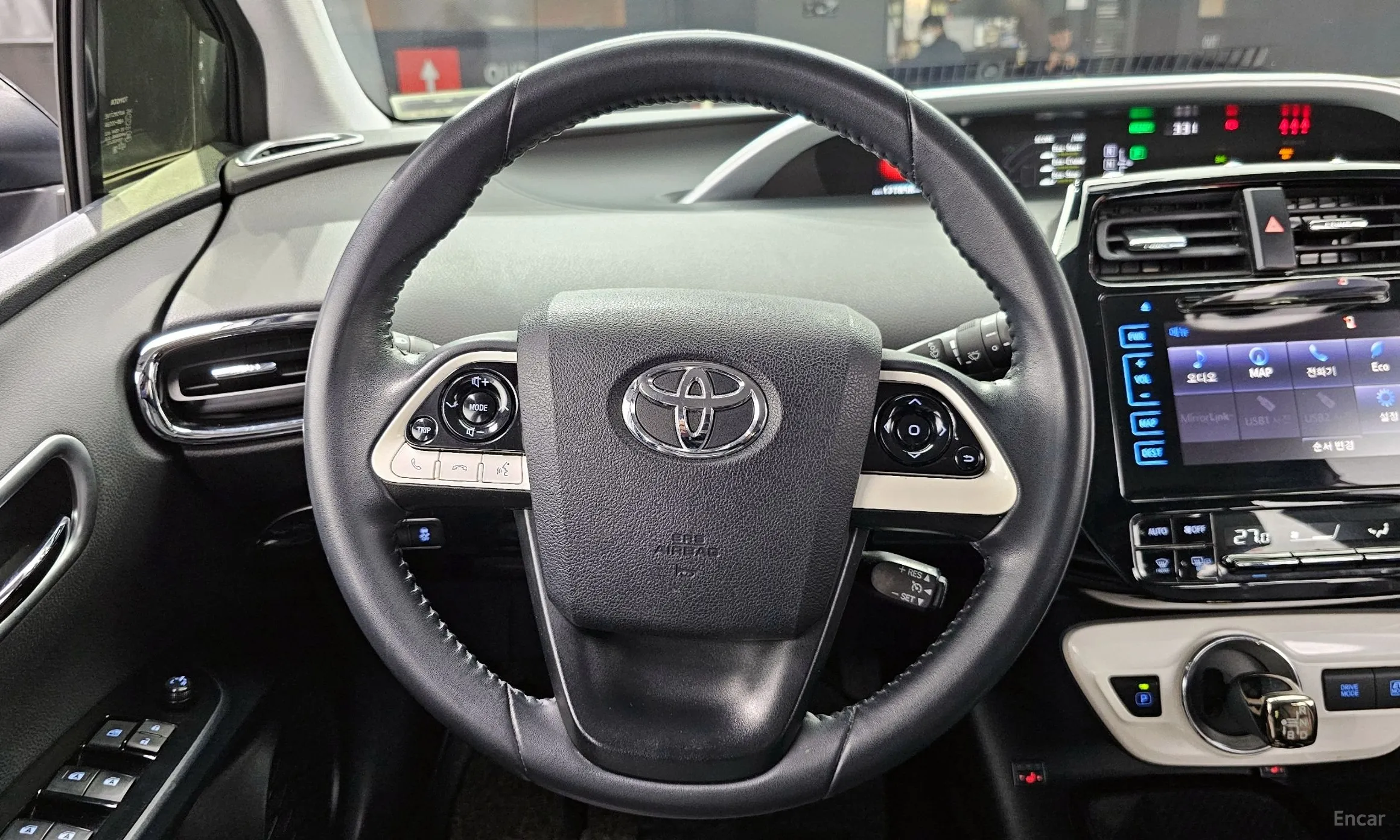 Toyota Prius 4th Generation превью 13