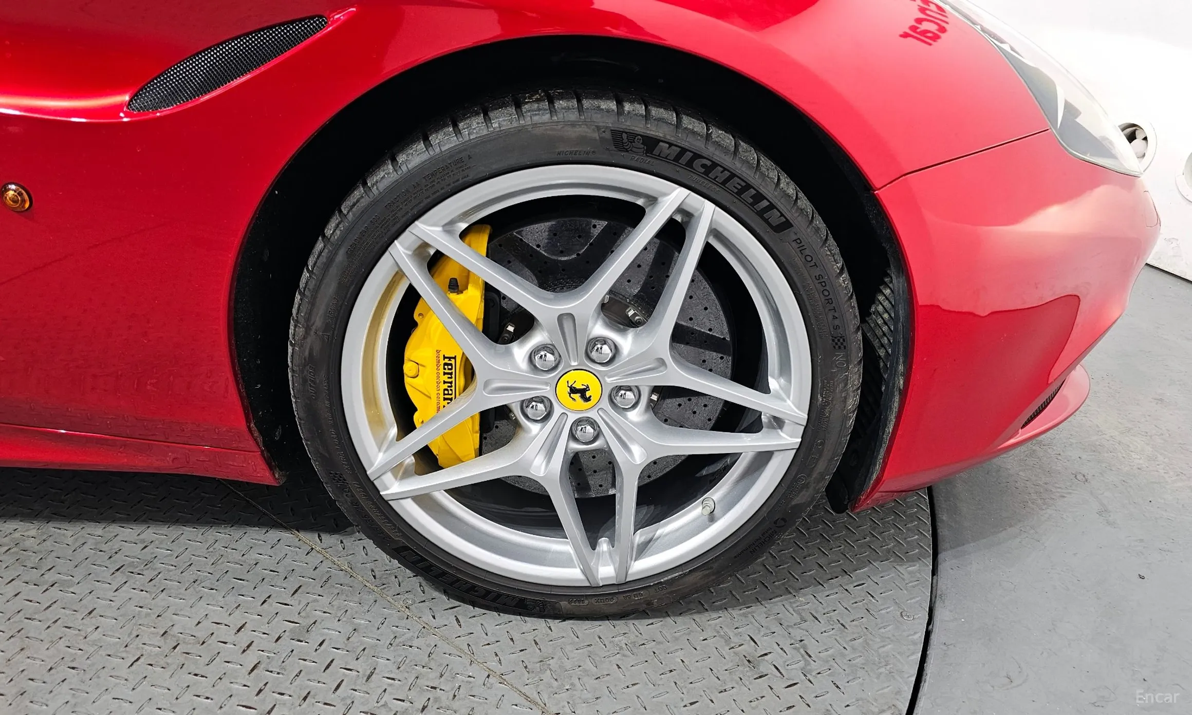 Ferrari California превью 5