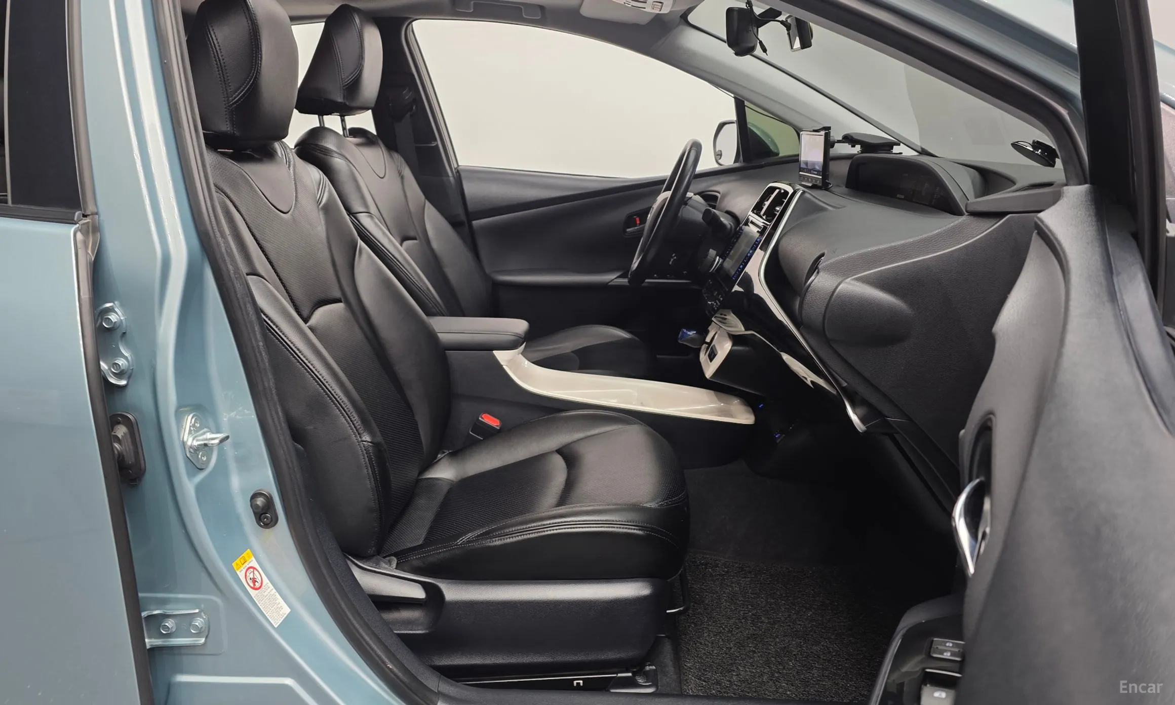 Toyota Prius 4th Generation превью 11
