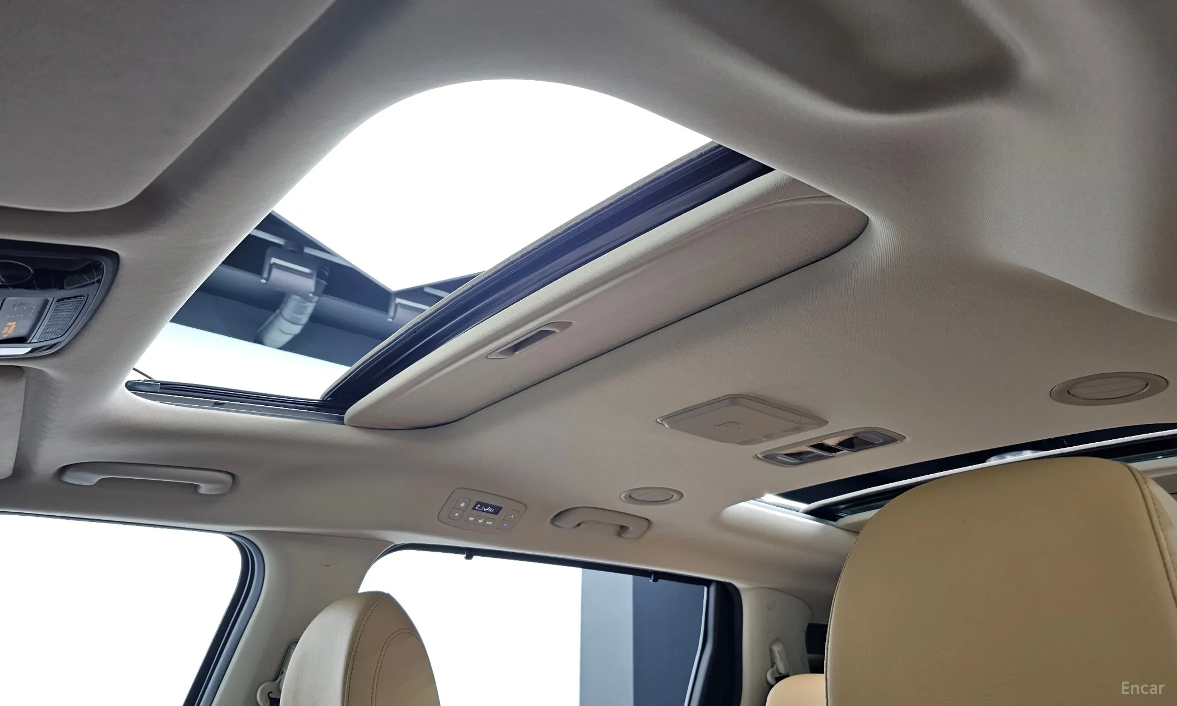 Kia Carnival Gen 4 превью 16