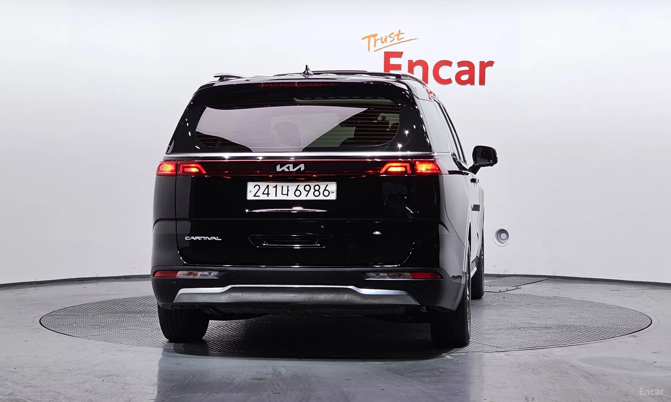 Kia Carnival Gen 4 превью 4