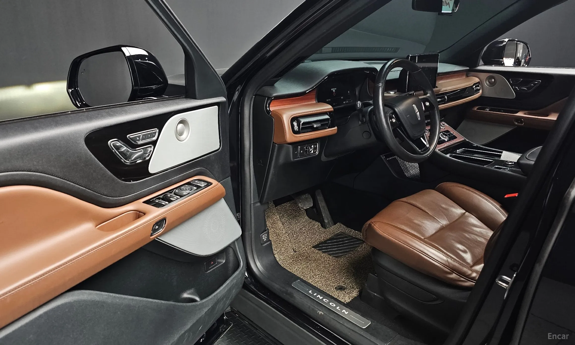 Lincoln Aviator 2nd Generation превью 11