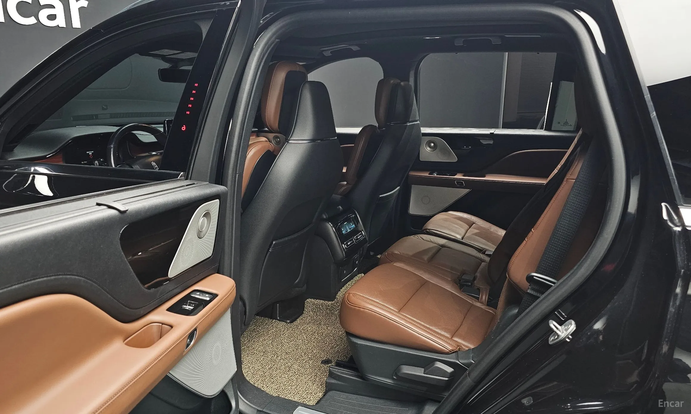 Lincoln Aviator 2nd Generation превью 12