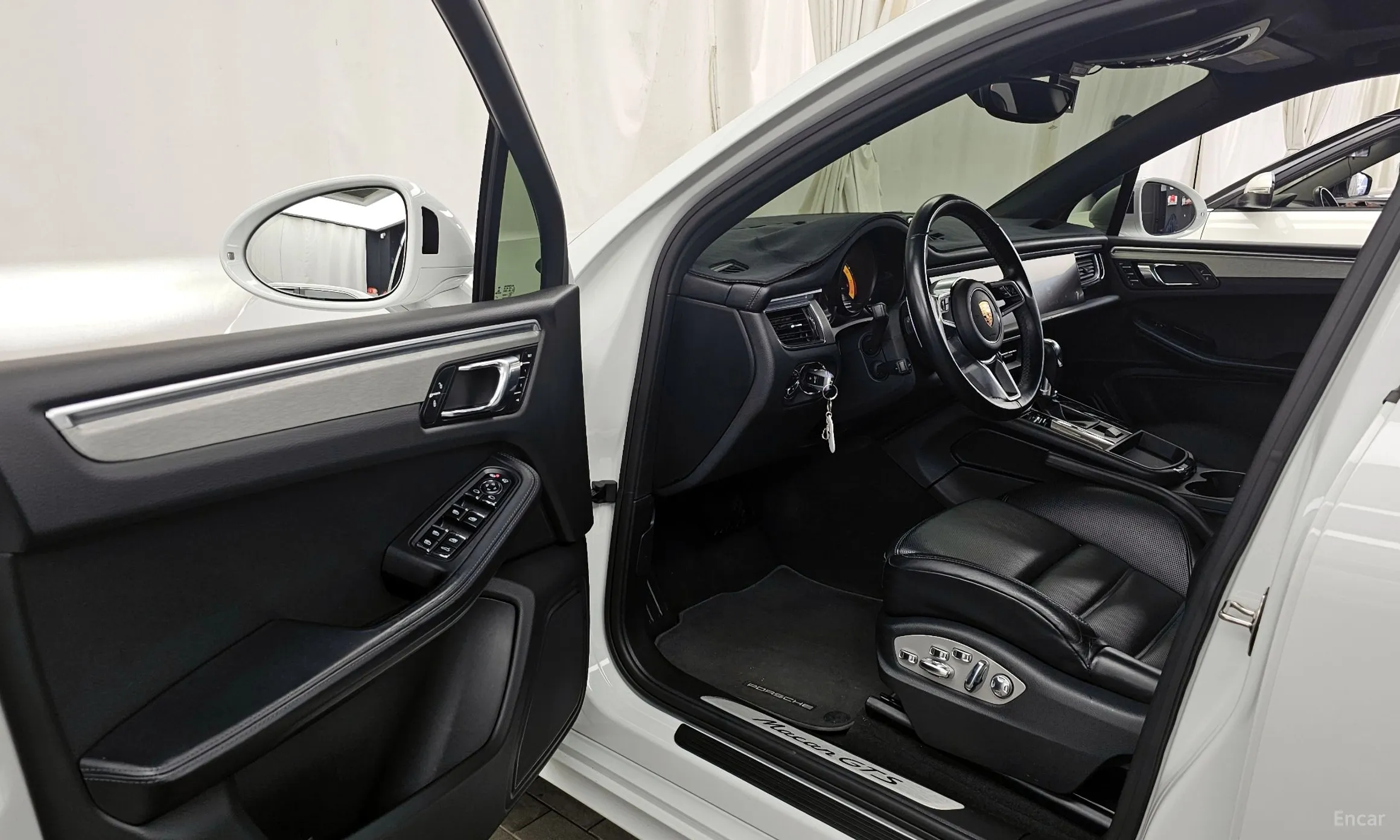 Porsche Macan превью 10