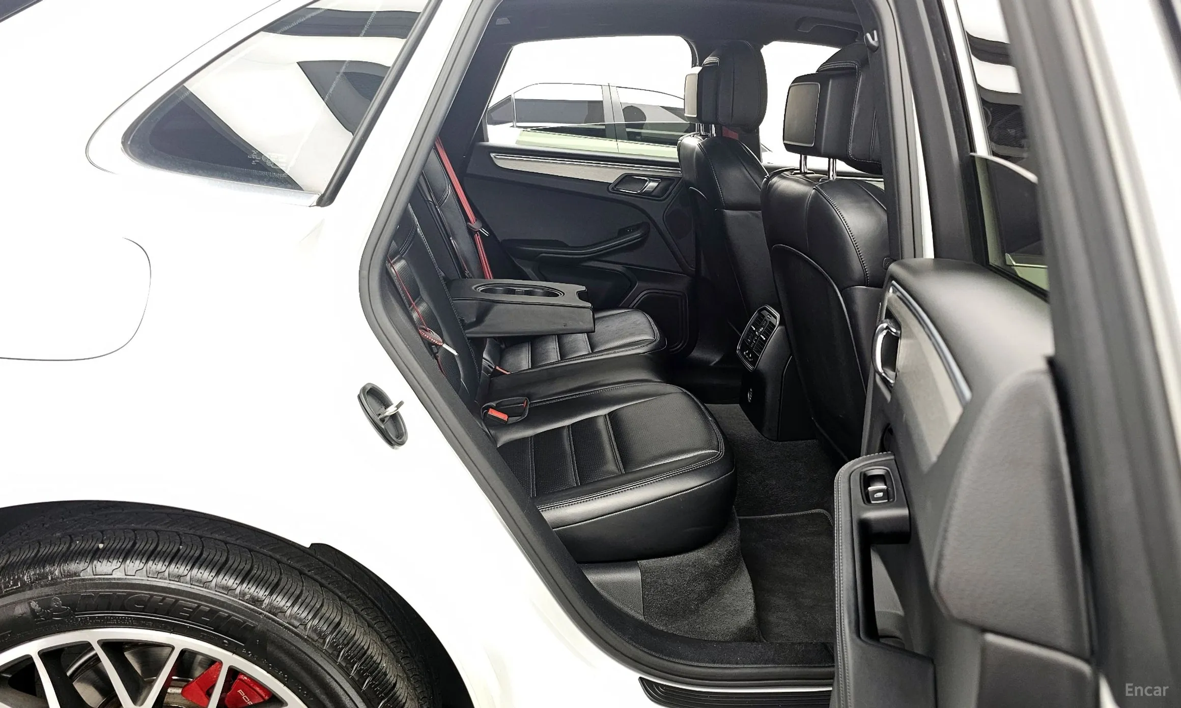 Porsche Macan превью 12