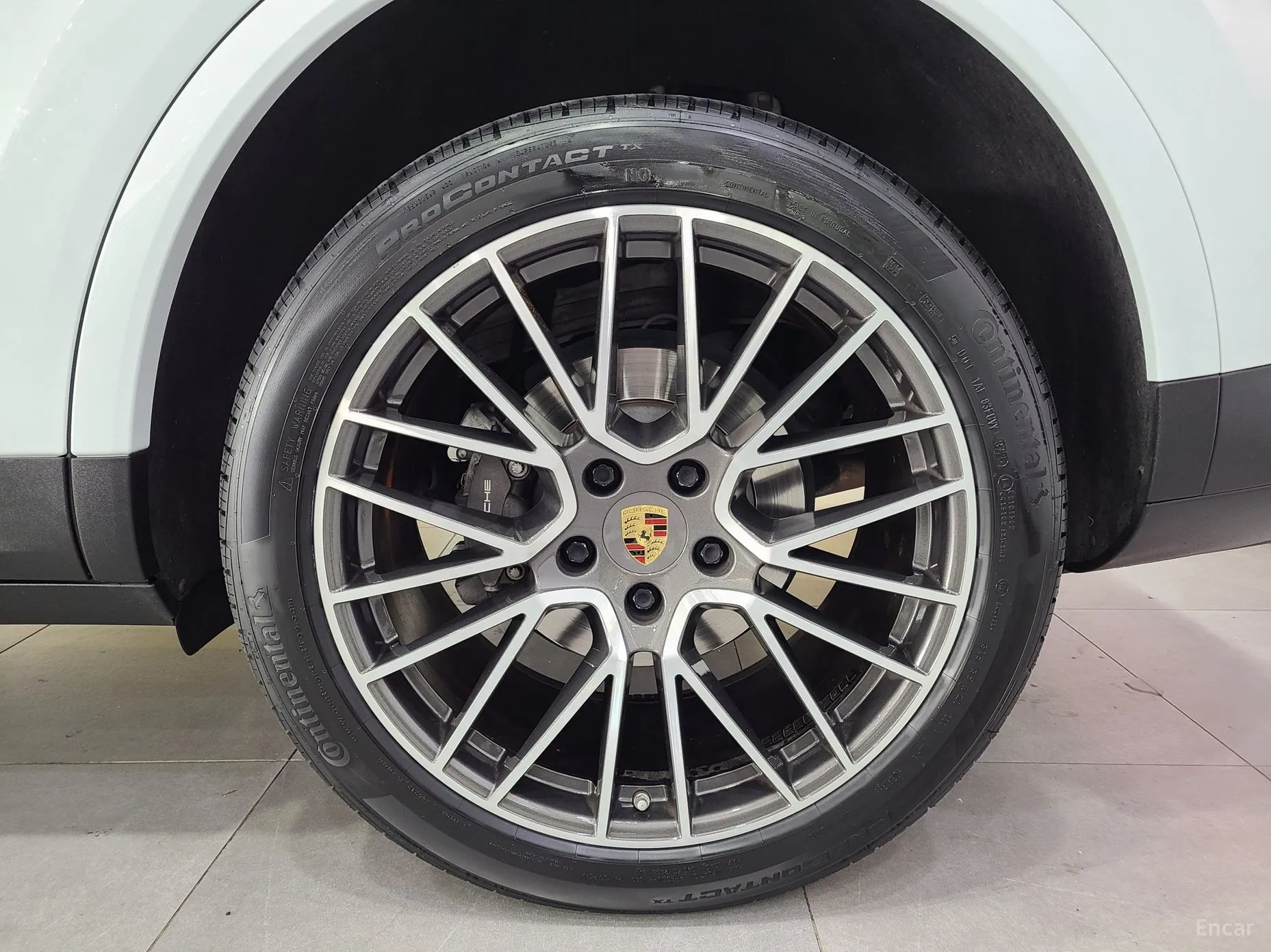 Porsche Cayenne (PO536) превью 5