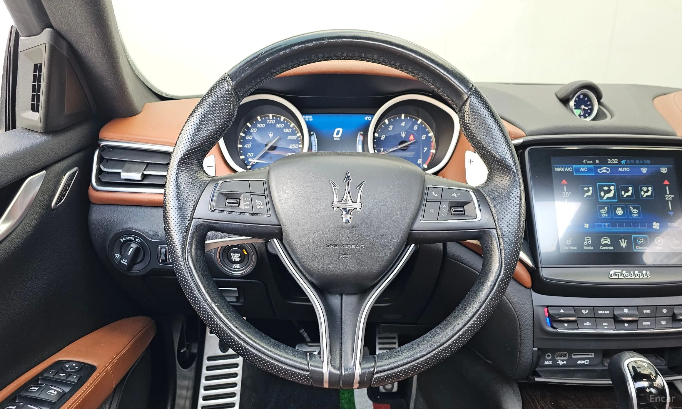 Maserati Ghibli превью 12