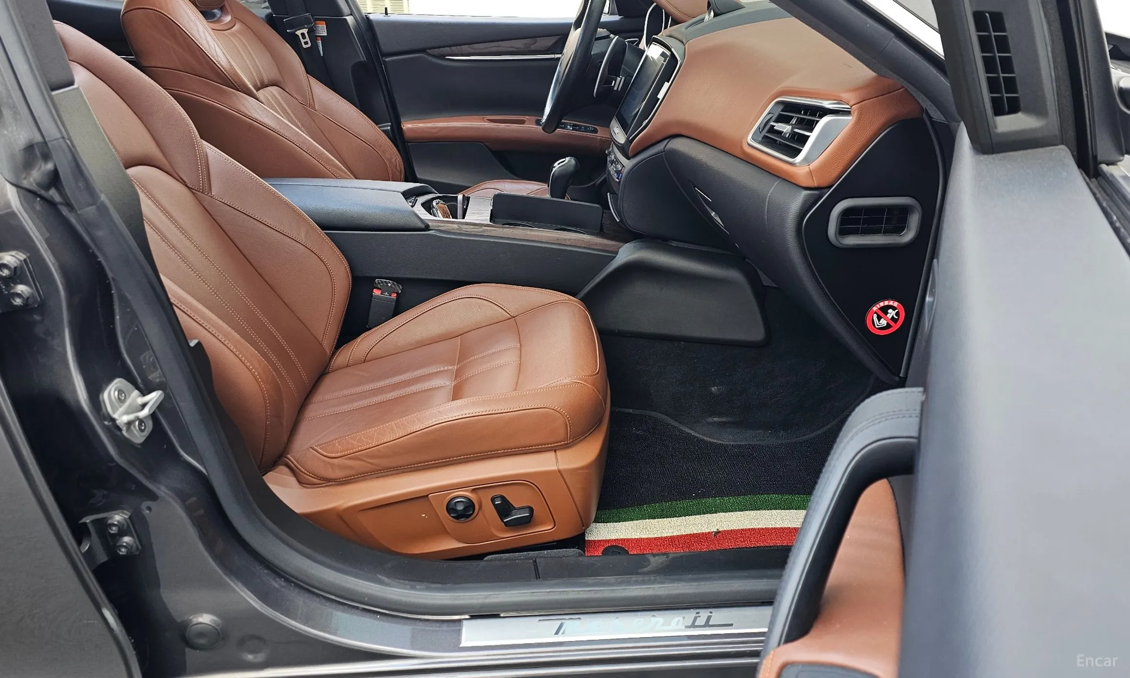 Maserati Ghibli превью 15
