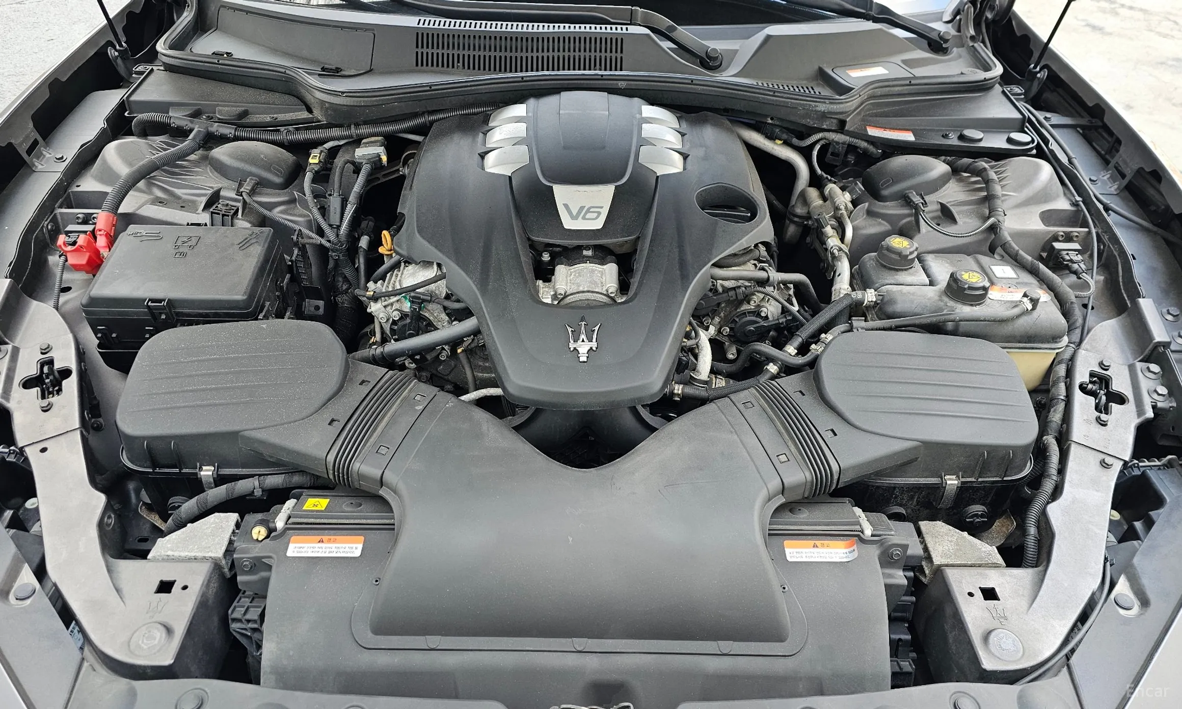 Maserati Ghibli превью 19