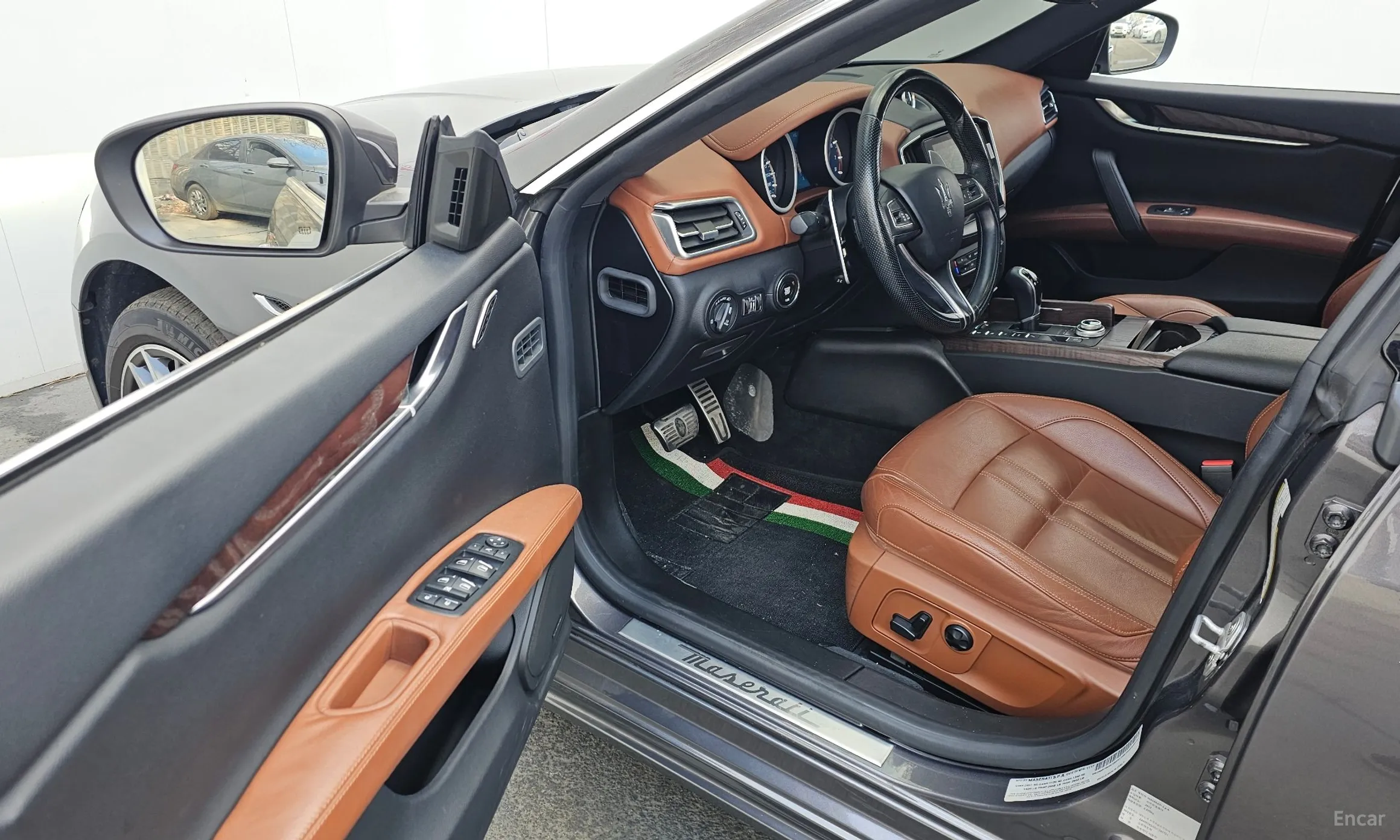 Maserati Ghibli превью 5