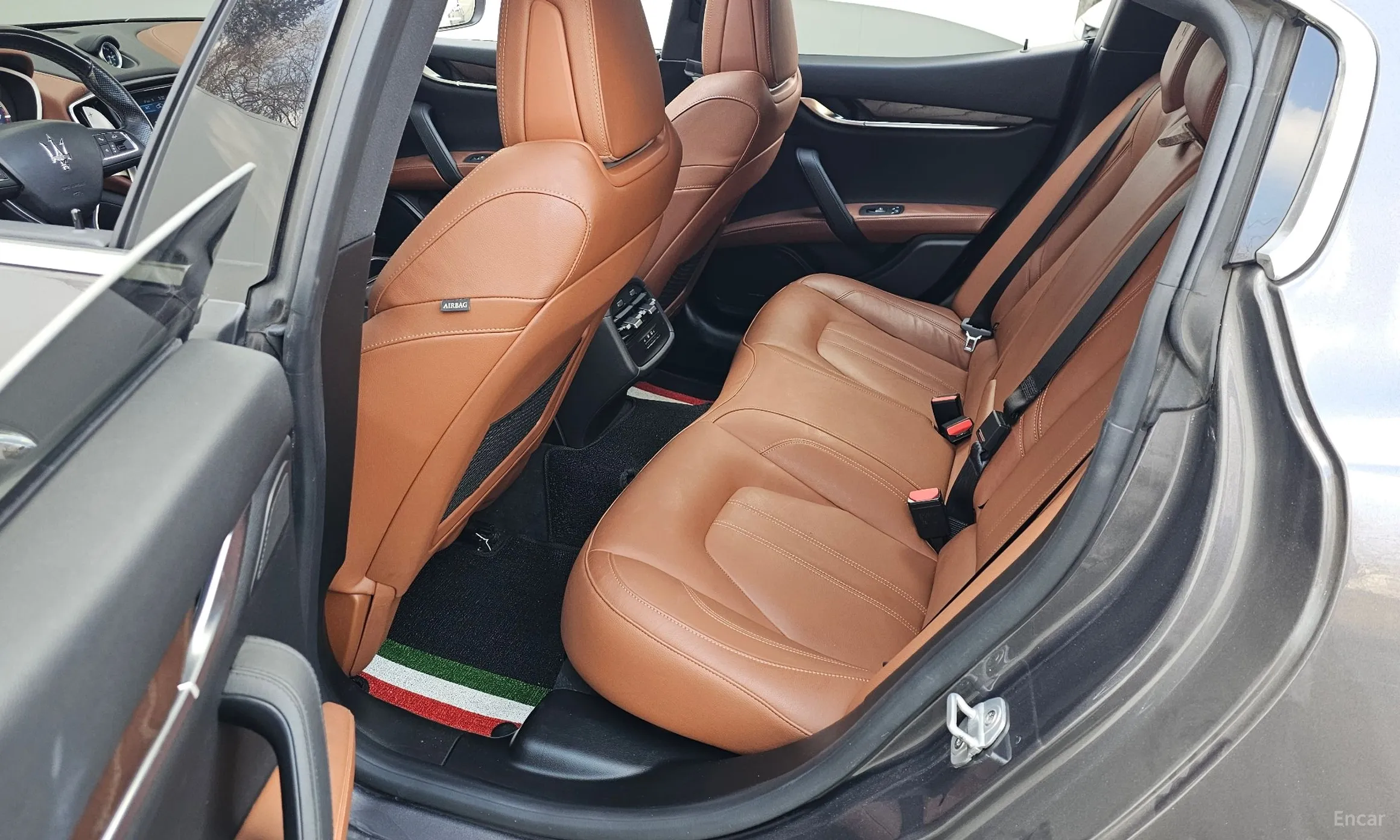 Maserati Ghibli превью 6