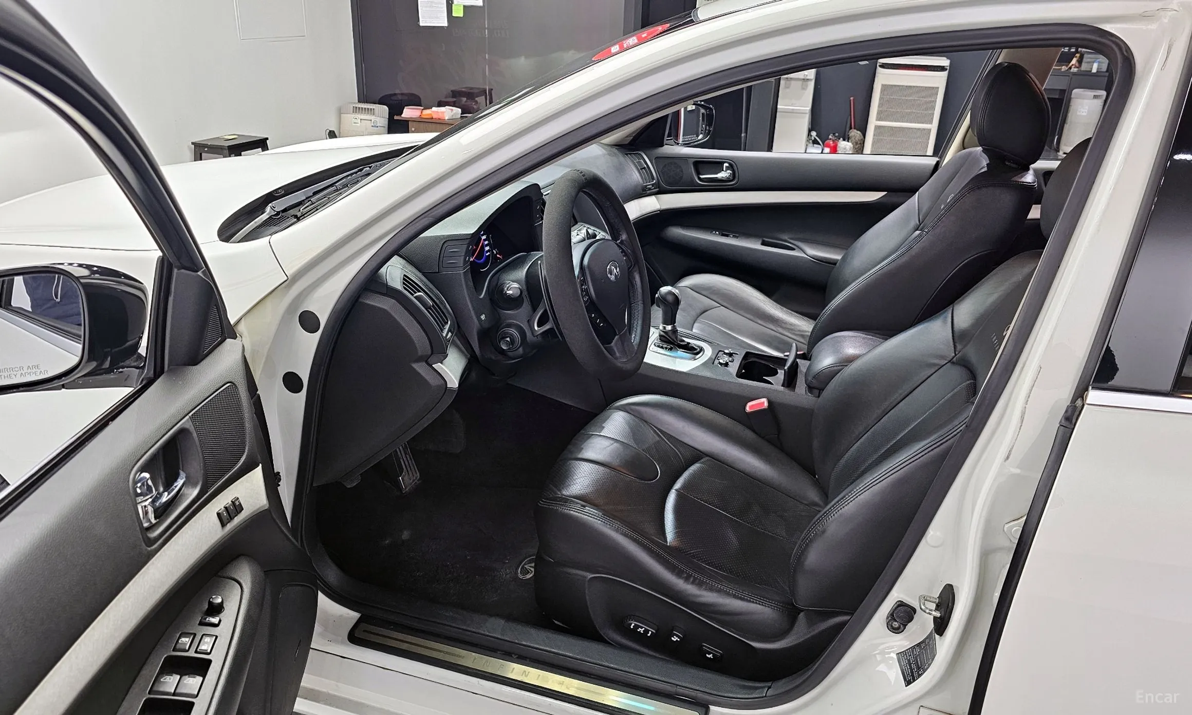 Infiniti G37 превью 10