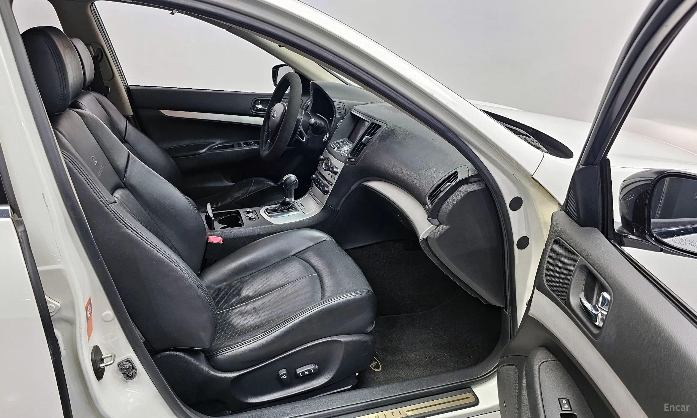 Infiniti G37 превью 11