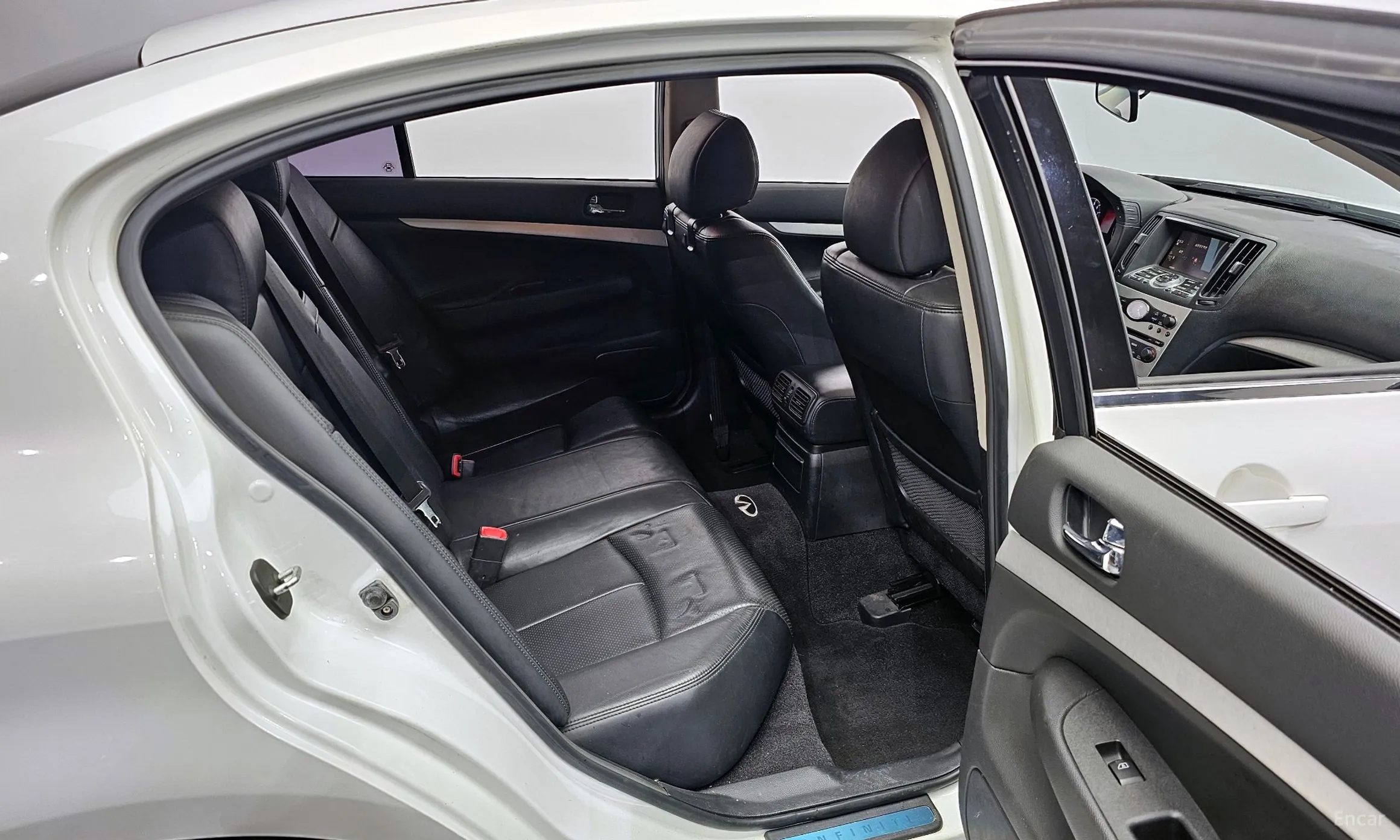 Infiniti G37 превью 12
